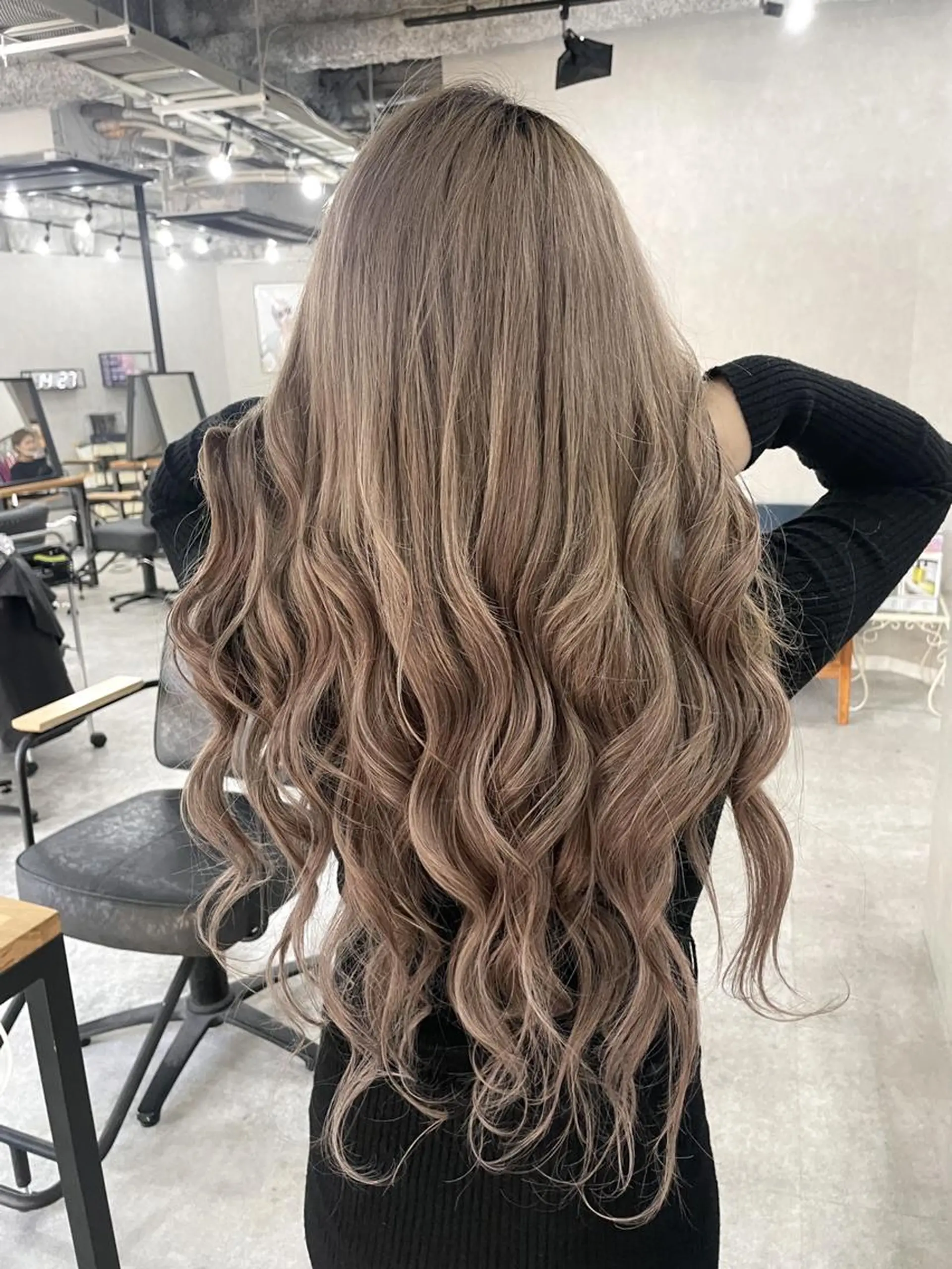 ロング ヘアアレンジ カラー L. OSAKAのヘアスタイル
