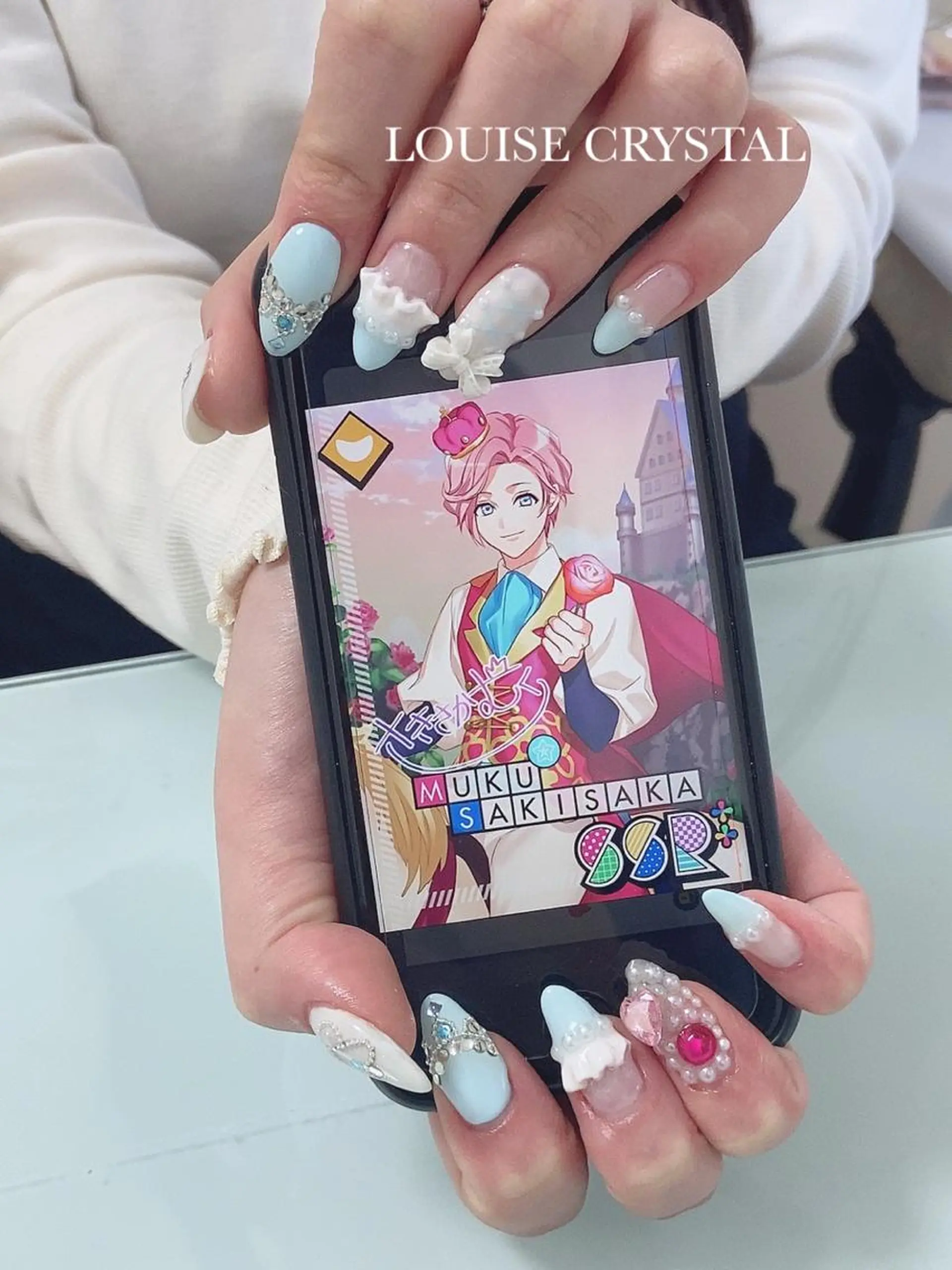 ネイル ハンドネイル LOUISE CRYSTALのネイルデザイン