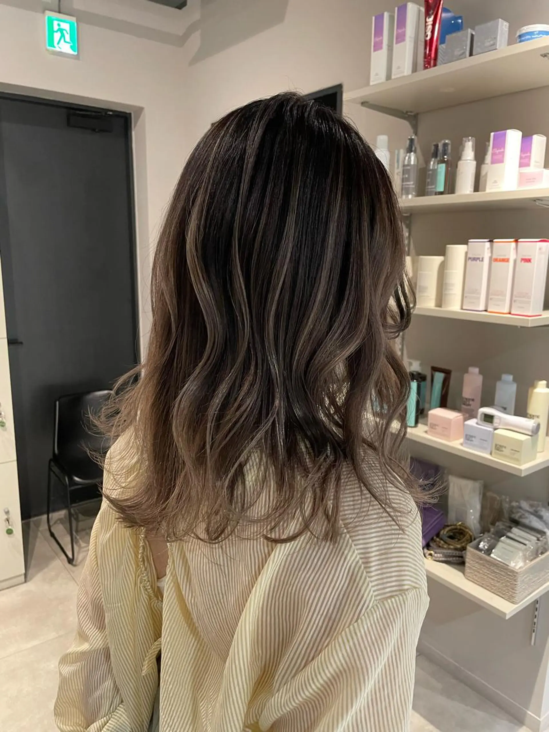 ミディアム カラー バレイヤージュ レイヤーカット ヘアカラー トリートメント ブリーチ👩‍🦳/ ‪✂︎MANAMIのヘアスタイル