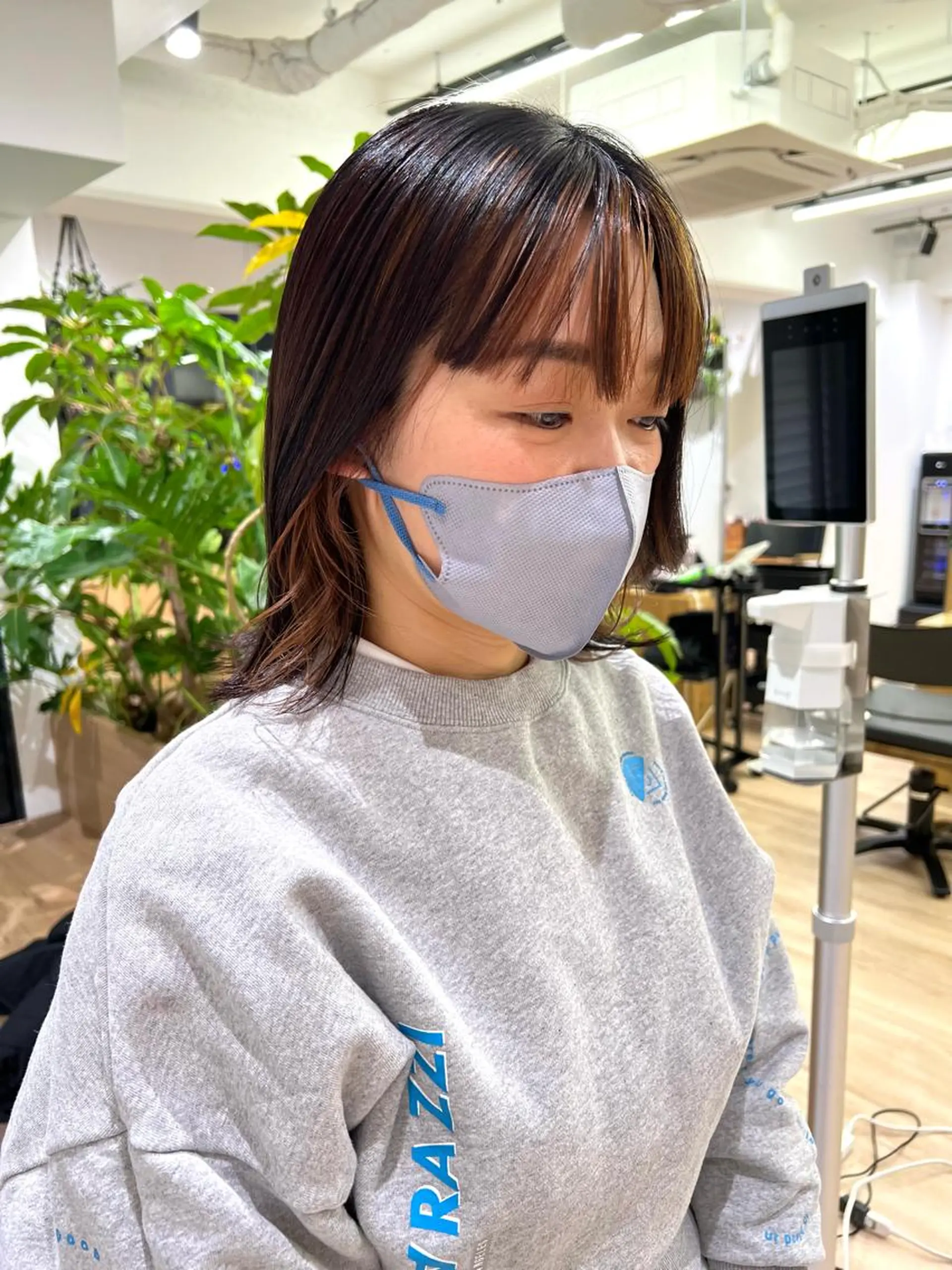 ミディアム カラー ブリーチ 田中 愛梨のヘアスタイル