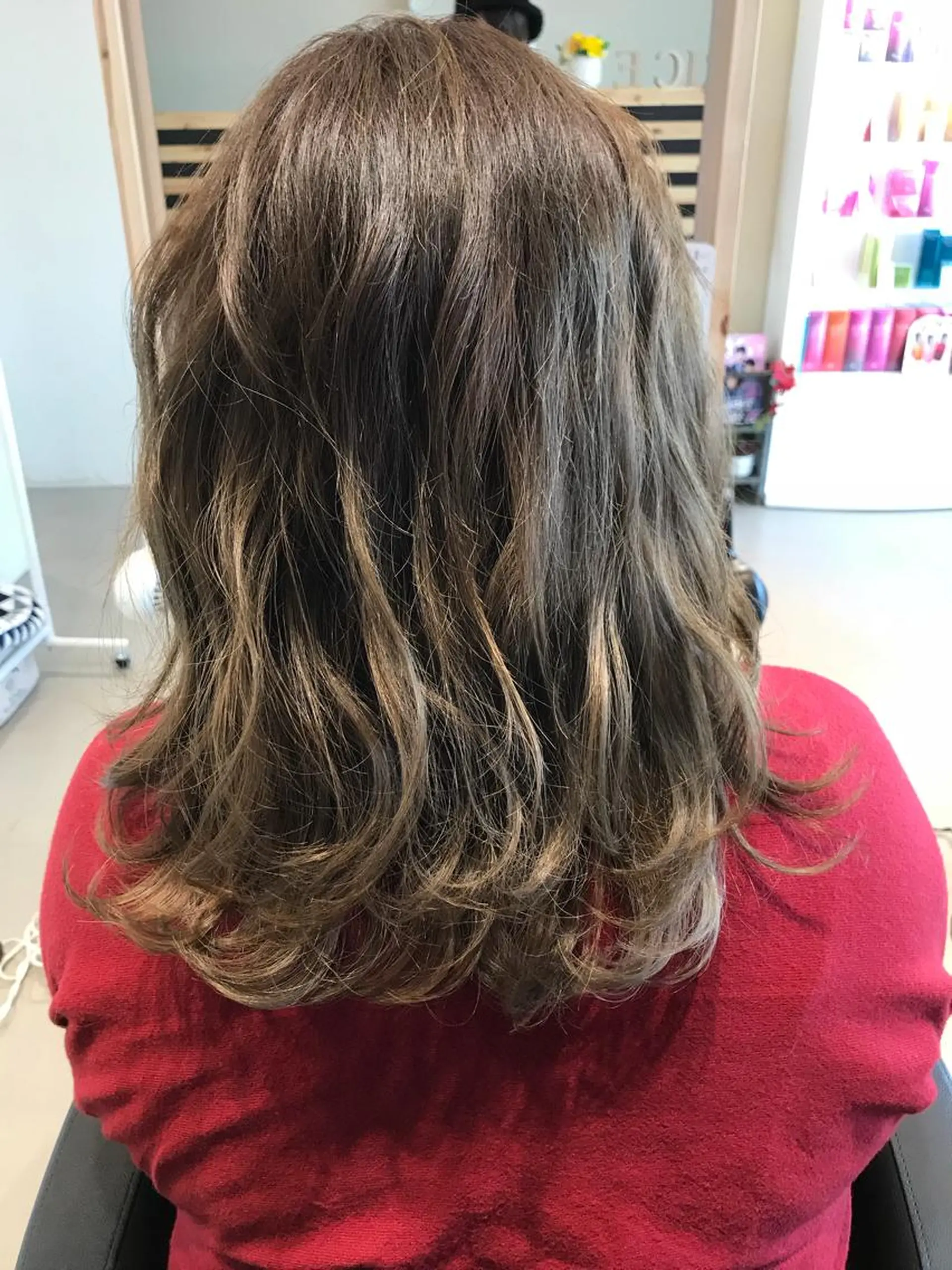 ミディアム カラー アディクシーカラー ベージュカラー ヘアカラー 大久保 隆蔵のヘアスタイル