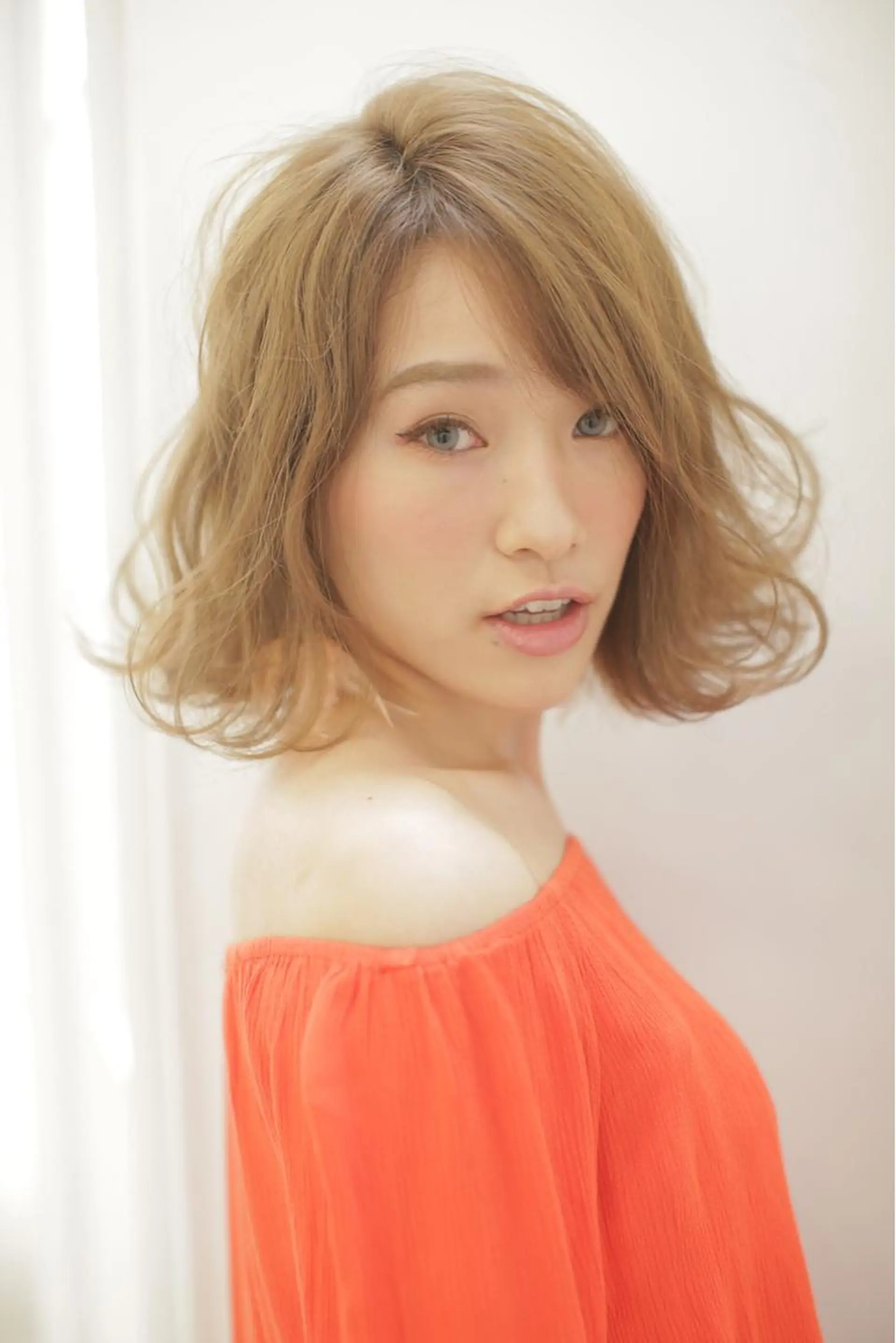 ショート カラー アディクシーカラー バレイヤージュ グラデーションカラー グレージュ ハイライトカラー marshu  梅田店所属・髪質改善 透明感×韓国風のヘアスタイル