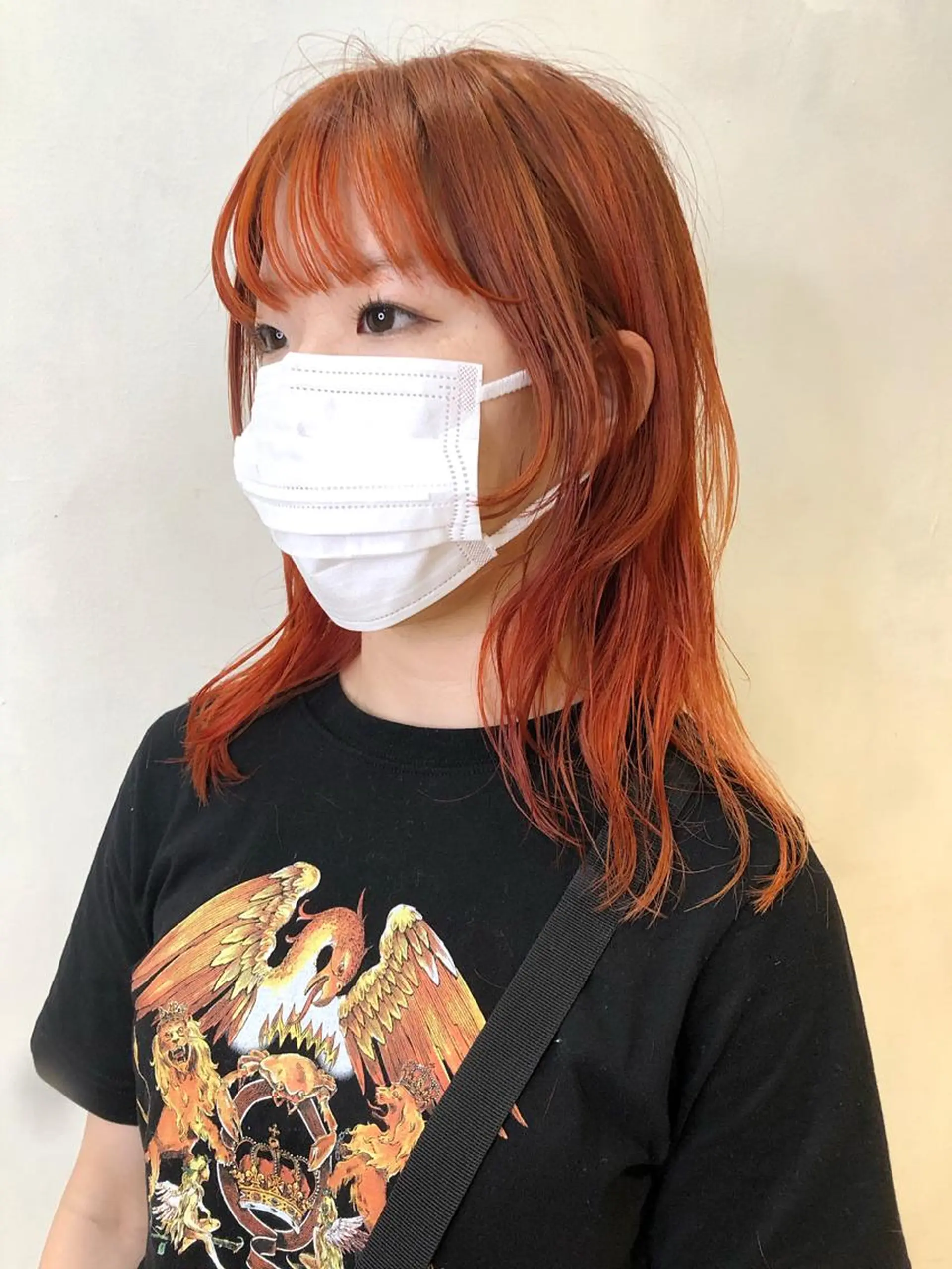 ミディアム カラー グラデーションカラー オレンジ 顔周りカット 似合わせカット ウルフカット カット ヘアカラー トリートメント SALOWIN所属・ブリーチ✨ ボブ✨レイヤーのヘアスタイル