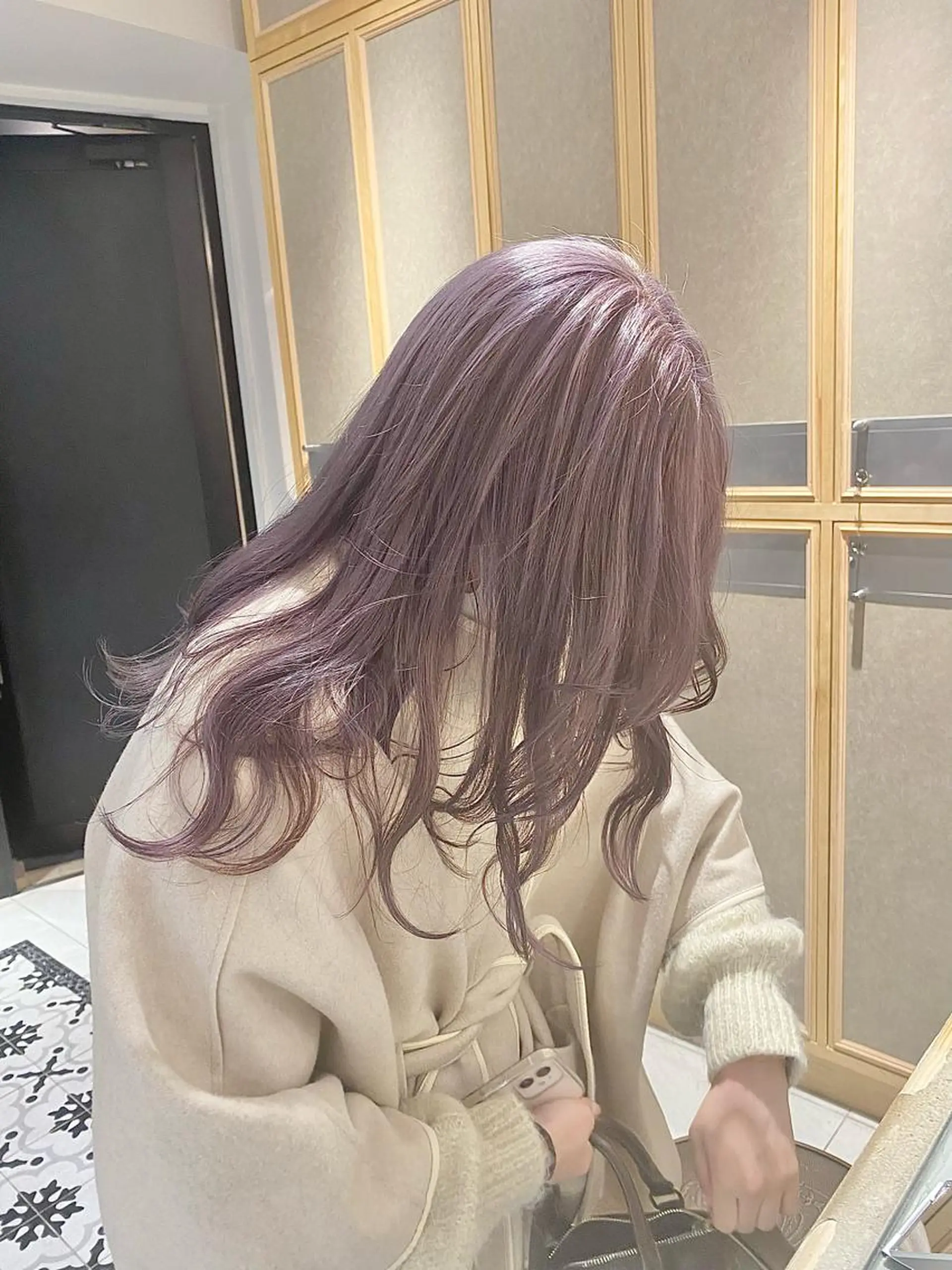 セミロング カラー ベージュカラー グレージュ ラベンダーカラー ラベンダーグレージュ ラベンダーグレー ayumi / ダブルカラーのヘアスタイル