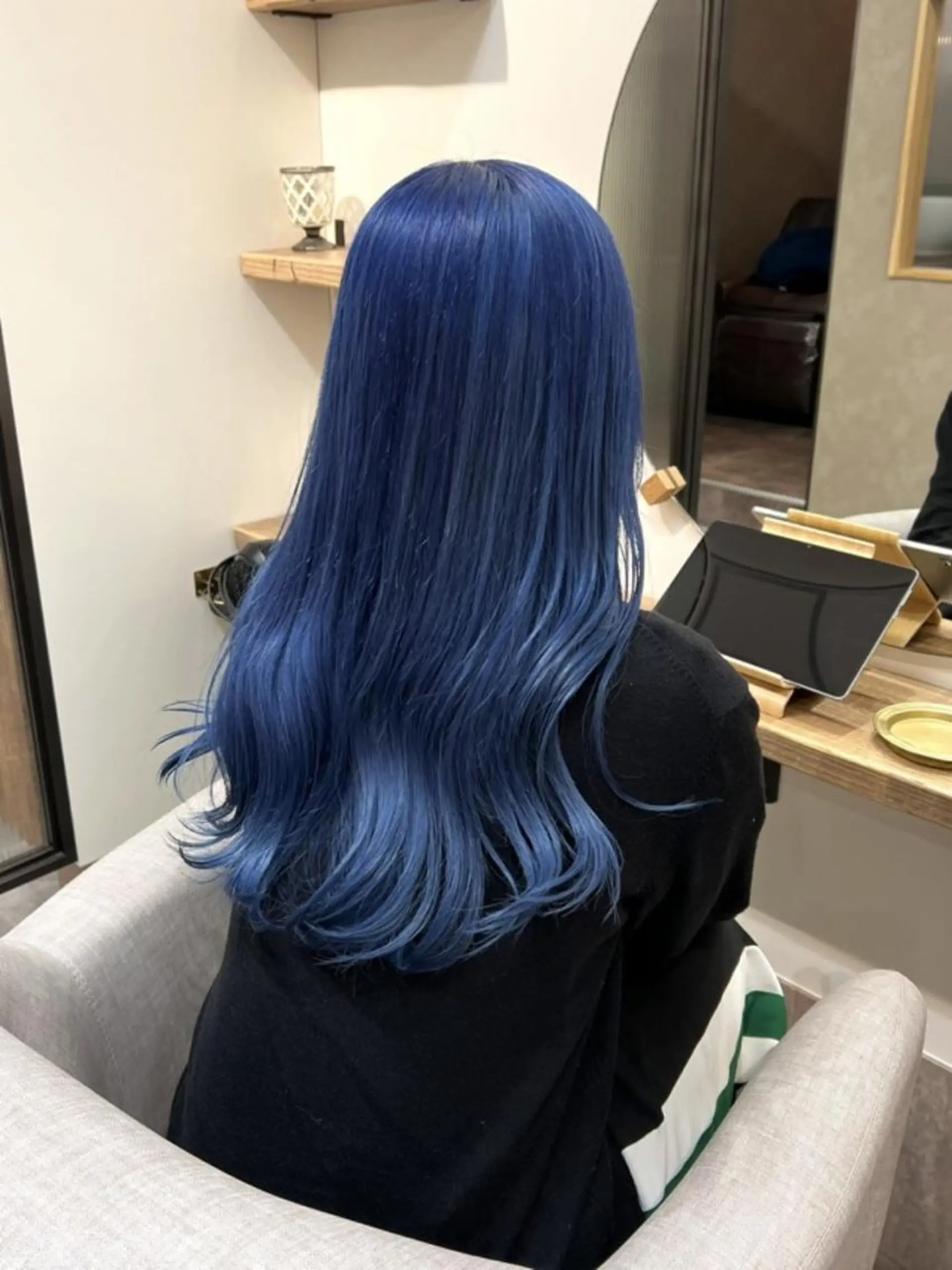 カラー ロング ブリーチ ブルーカラー カット ヘアカラー トリートメント Ami アミのヘアスタイル