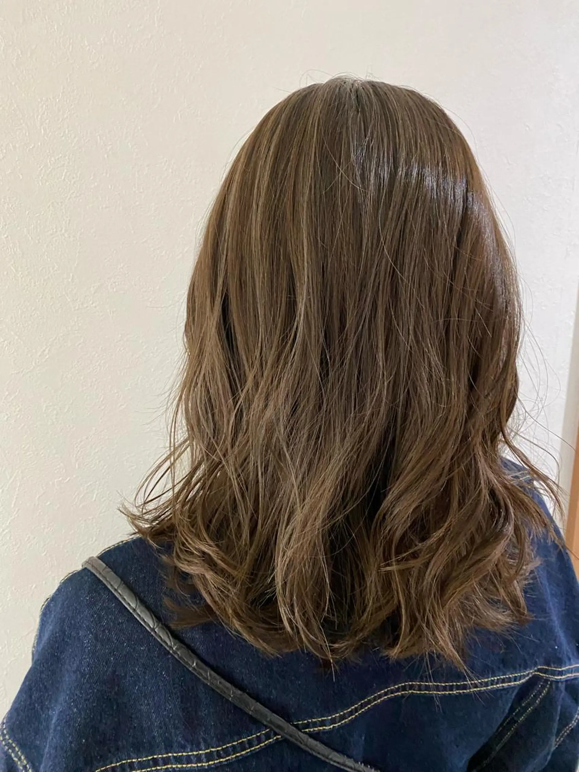 セミロング SOAR所属・【髪質改善・コテ巻き パーマ】　長浜千紘のヘアスタイル