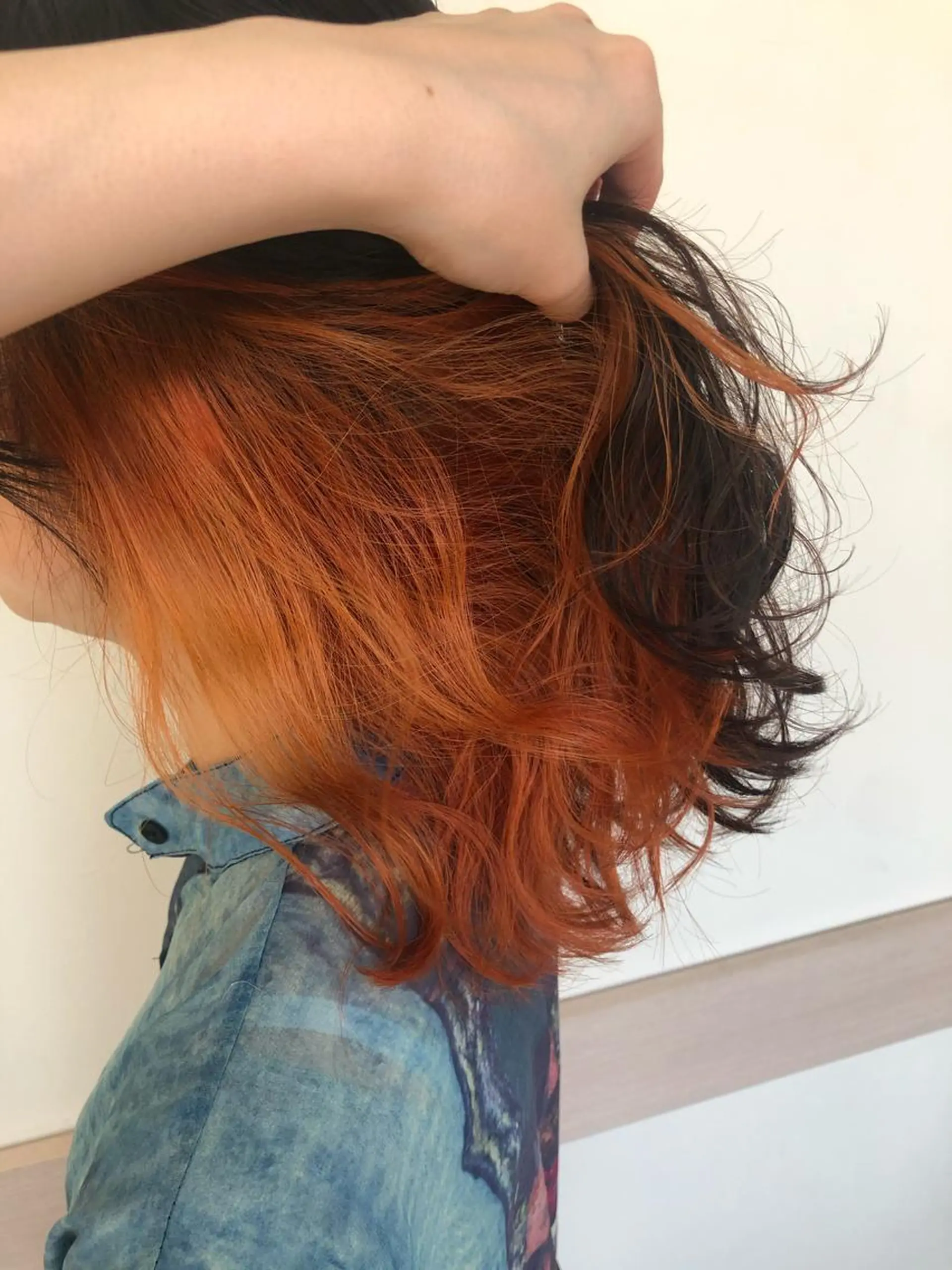 セミロング カラー オレンジ シールエクステ/ 髪質改善💐yuuのヘアスタイル