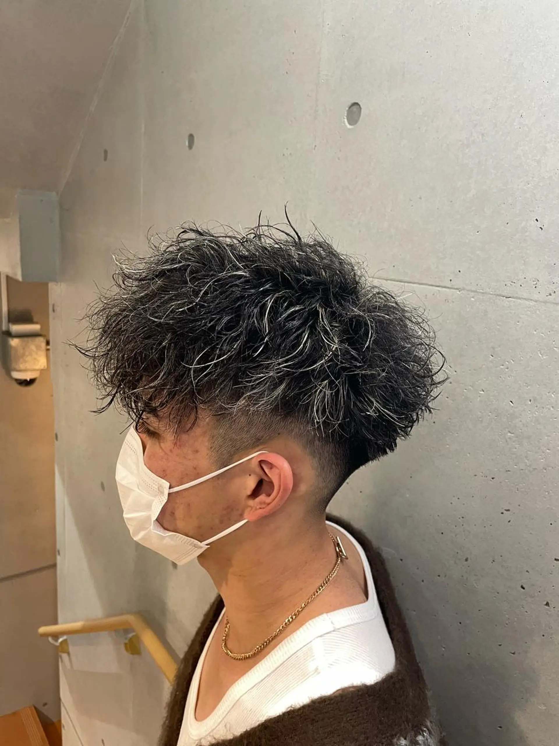 カラー パーマ メンズ メンズハイライト ハイライトカラー カット ヘアカラー ✨ツイスパ特化✨鈴木 遼太のヘアスタイル