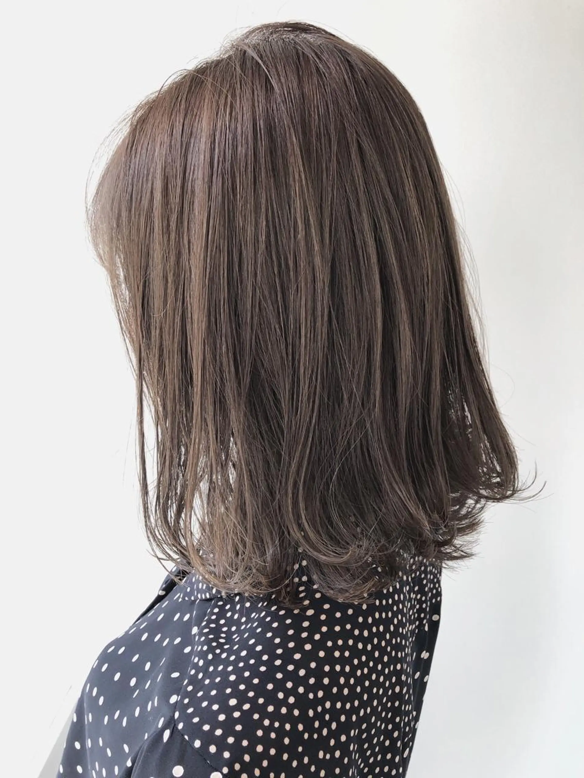 ミディアム カラー パーマ ヘアアレンジ ベージュカラー ミルクティーベージュ Mira by greenのヘアスタイル