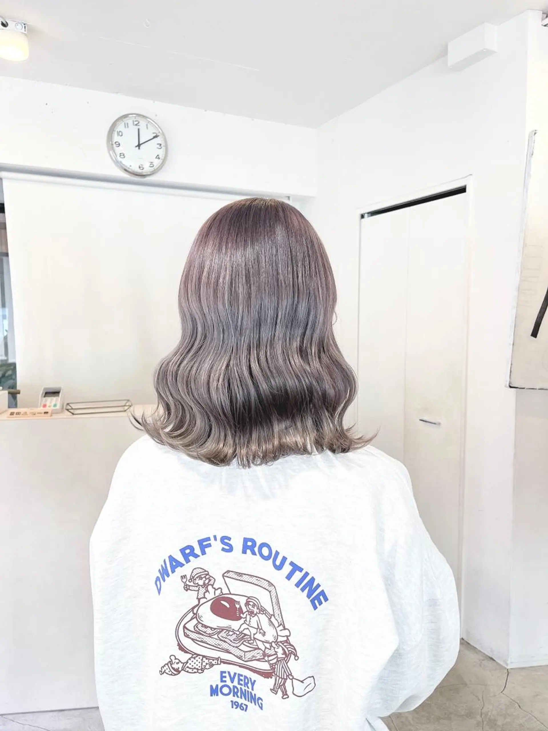 ミディアム カラー ブリーチ ケアブリーチ グレージュ 💗モテ髪 ハイトーンあや💗のヘアスタイル