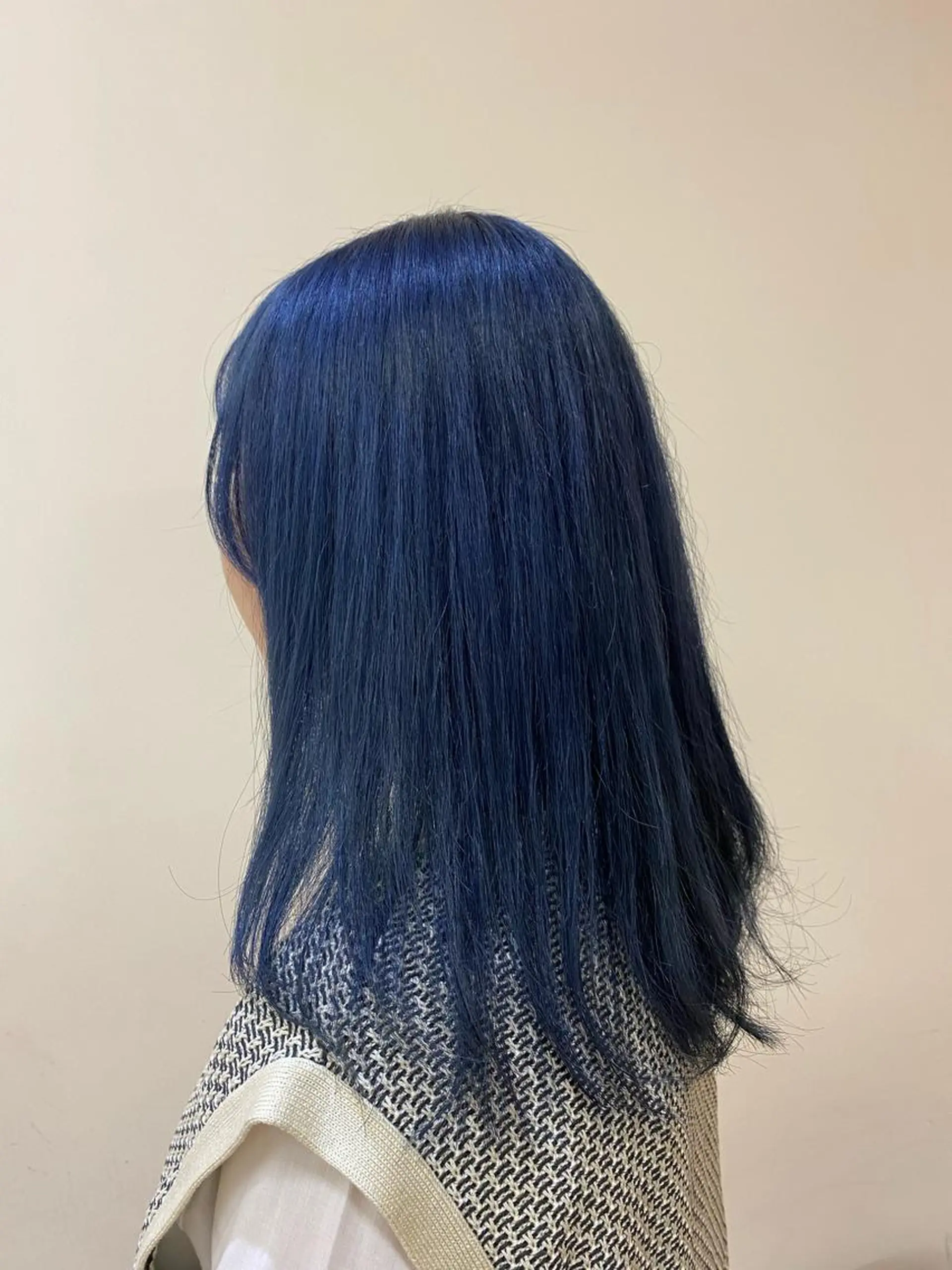 カラー ブリーチ ブルーカラー ダブルカラー 後藤 瀬奈のヘアスタイル