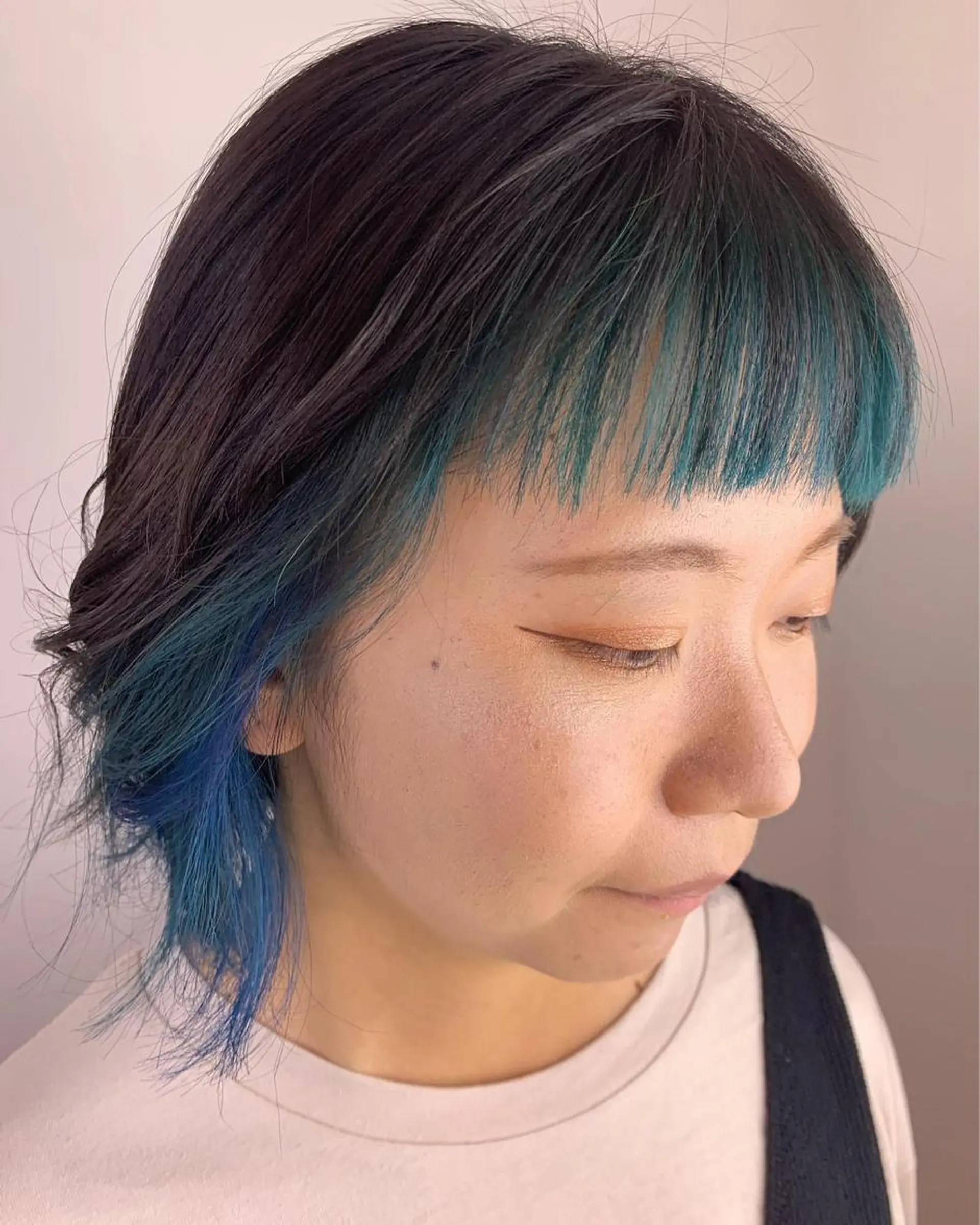 ショート カラー ブルーカラー ワイドバング SALOWIN神戸三宮店所属・【美髪を叶える】中谷 彰宏（アキ)のヘアスタイル