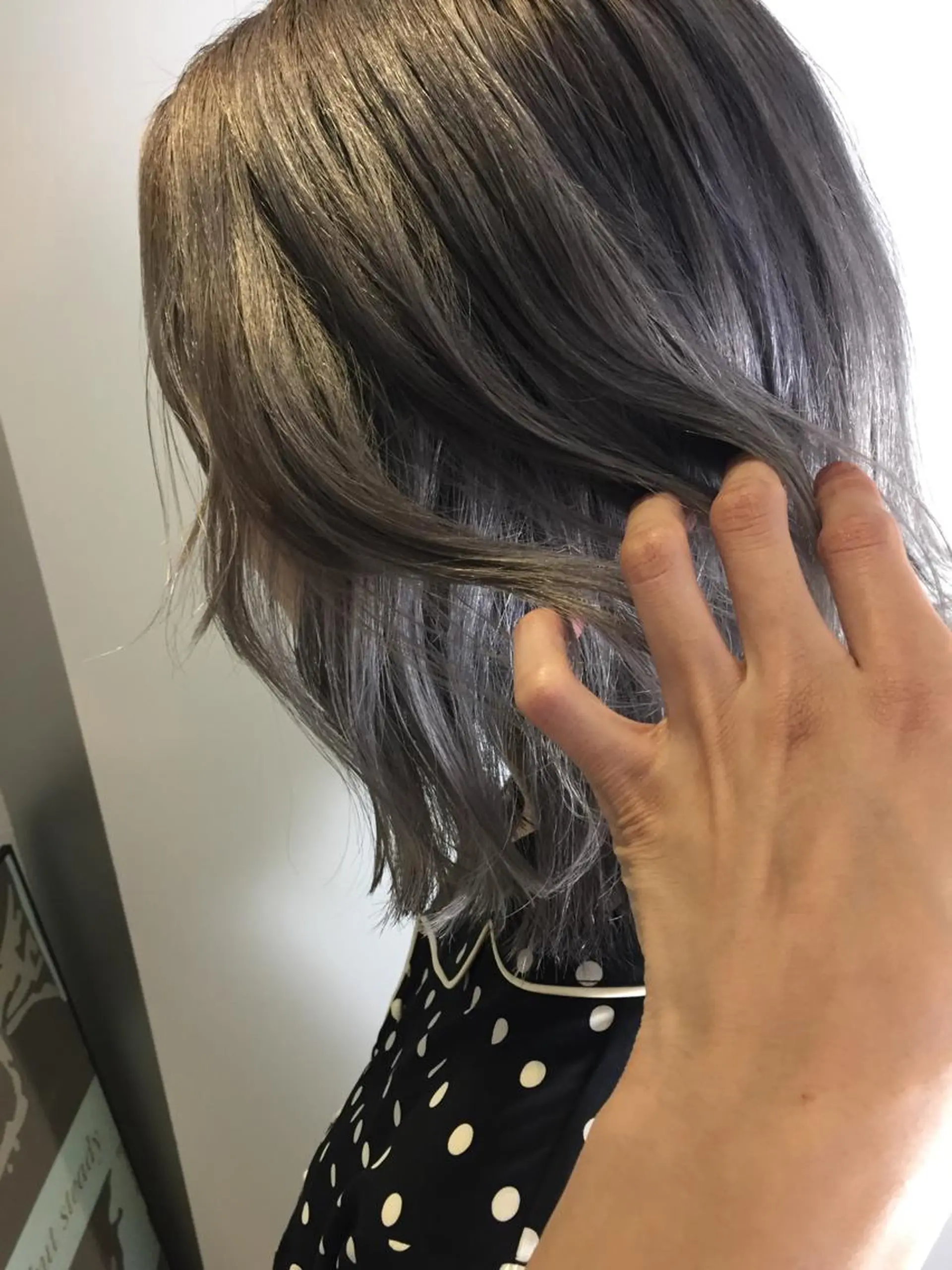 ミディアム カラー アッシュ ホワイトアッシュ カット ヘアカラー トリートメント 原宿サロン代表 デザインカラー伊藤卓のヘアスタイル