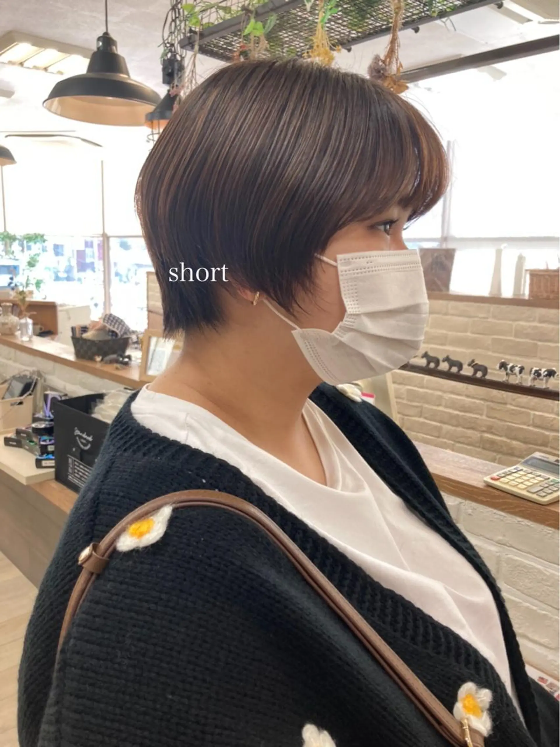 ショート 切りっぱなしボブ ショートボブ ハンサムショート 丸みショート ボブ カット トリートメント 朝がちょっと楽しくな るshort・bobのヘアスタイル