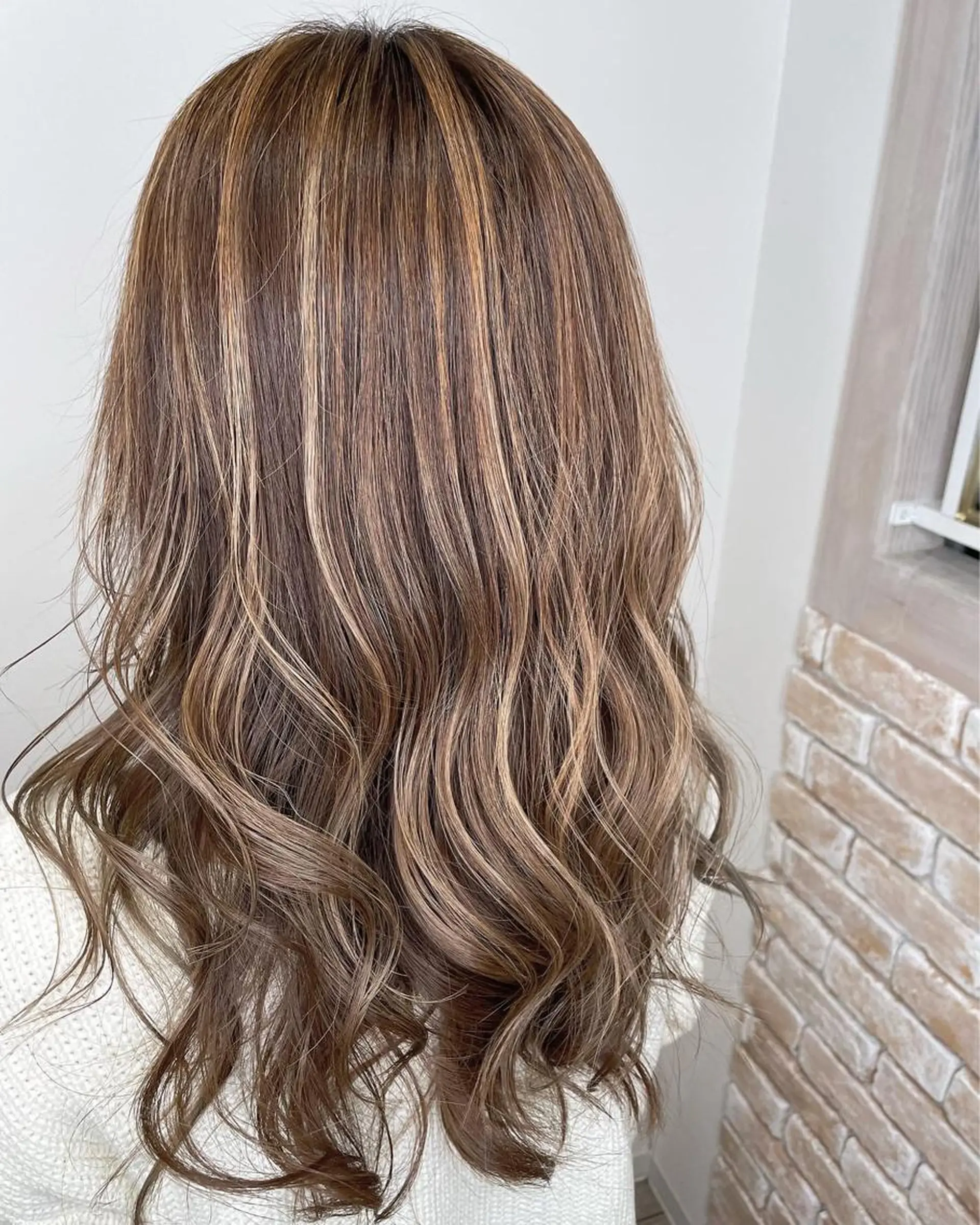 ロング カラー アッシュ ブラウンカラー 透明感カラー ハイライトカラー 外国人風カラー ヘアカラー トリートメント 河合秀明/ハイライト /インナーカラーのヘアスタイル