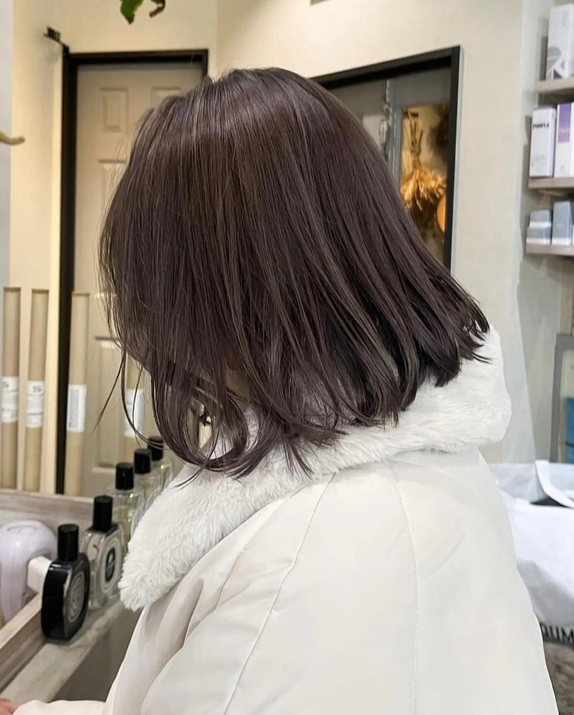 ミディアム カラー ベージュカラー ブリーチ the path ナツミのヘアスタイル