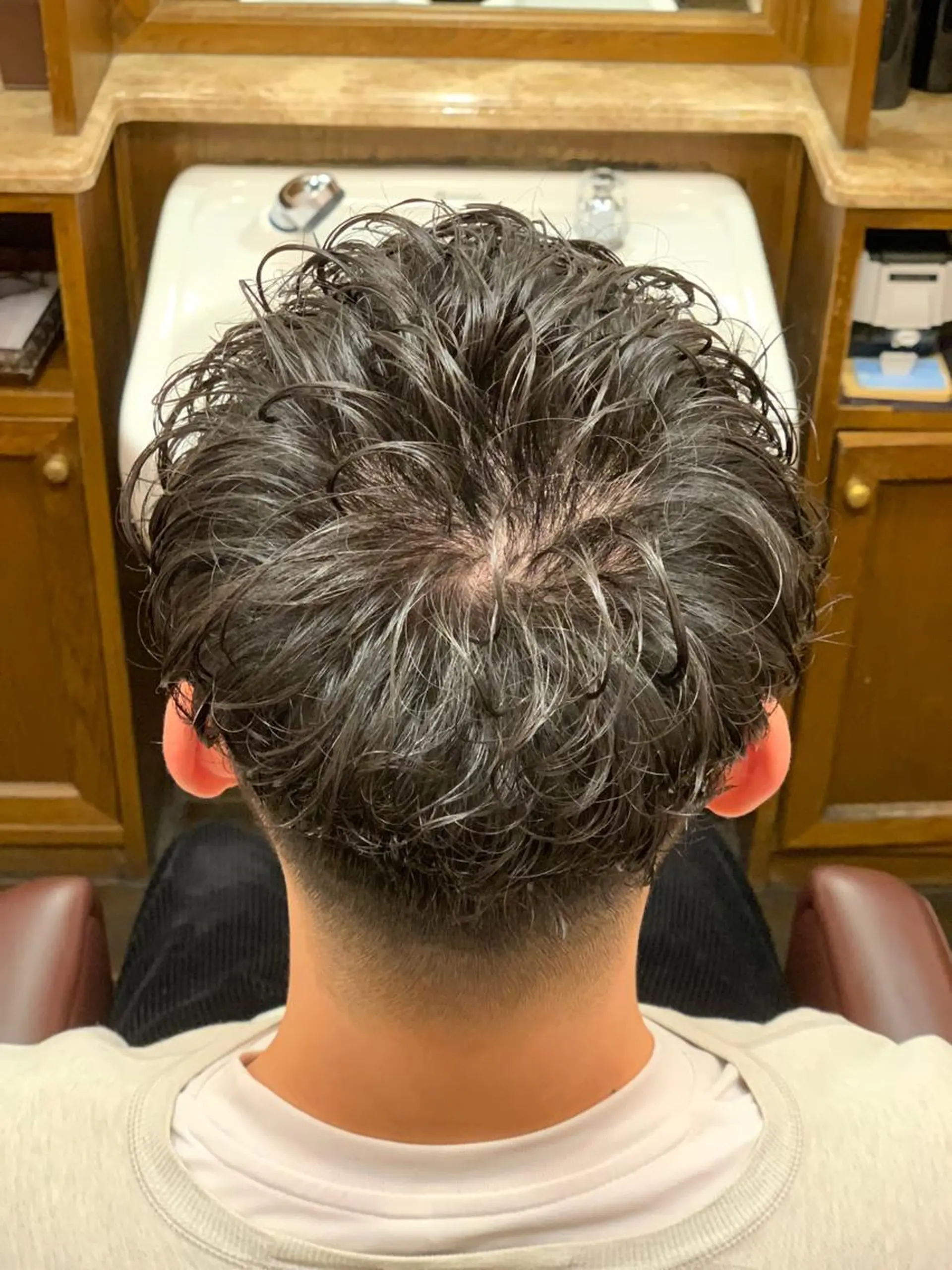パーマ メンズ HIRO銀座　バーバーショップ丸の内所属・ヒロ銀座 林のヘアスタイル