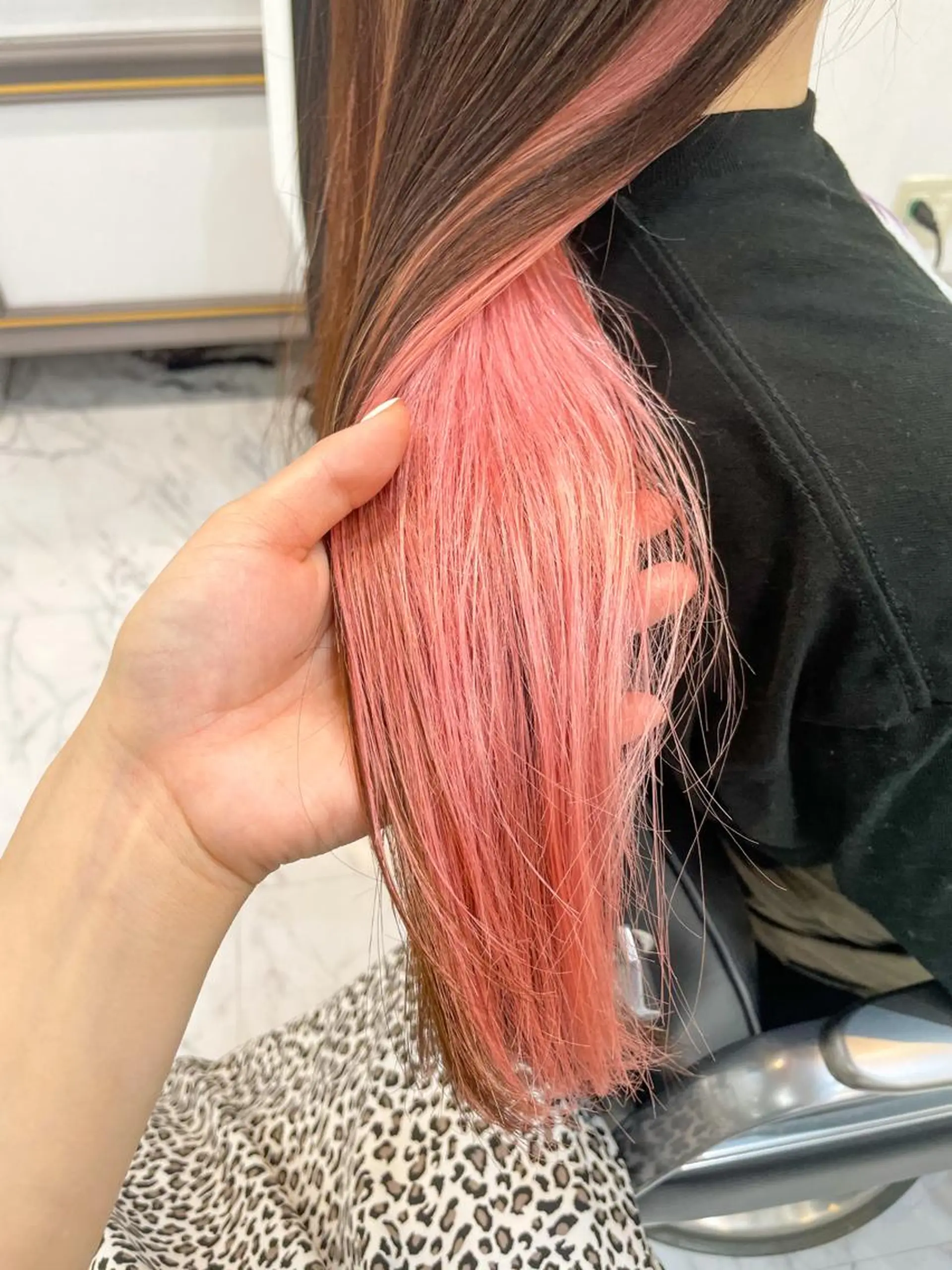 ロング カラー ブリーチ 今村 南穂のヘアスタイル