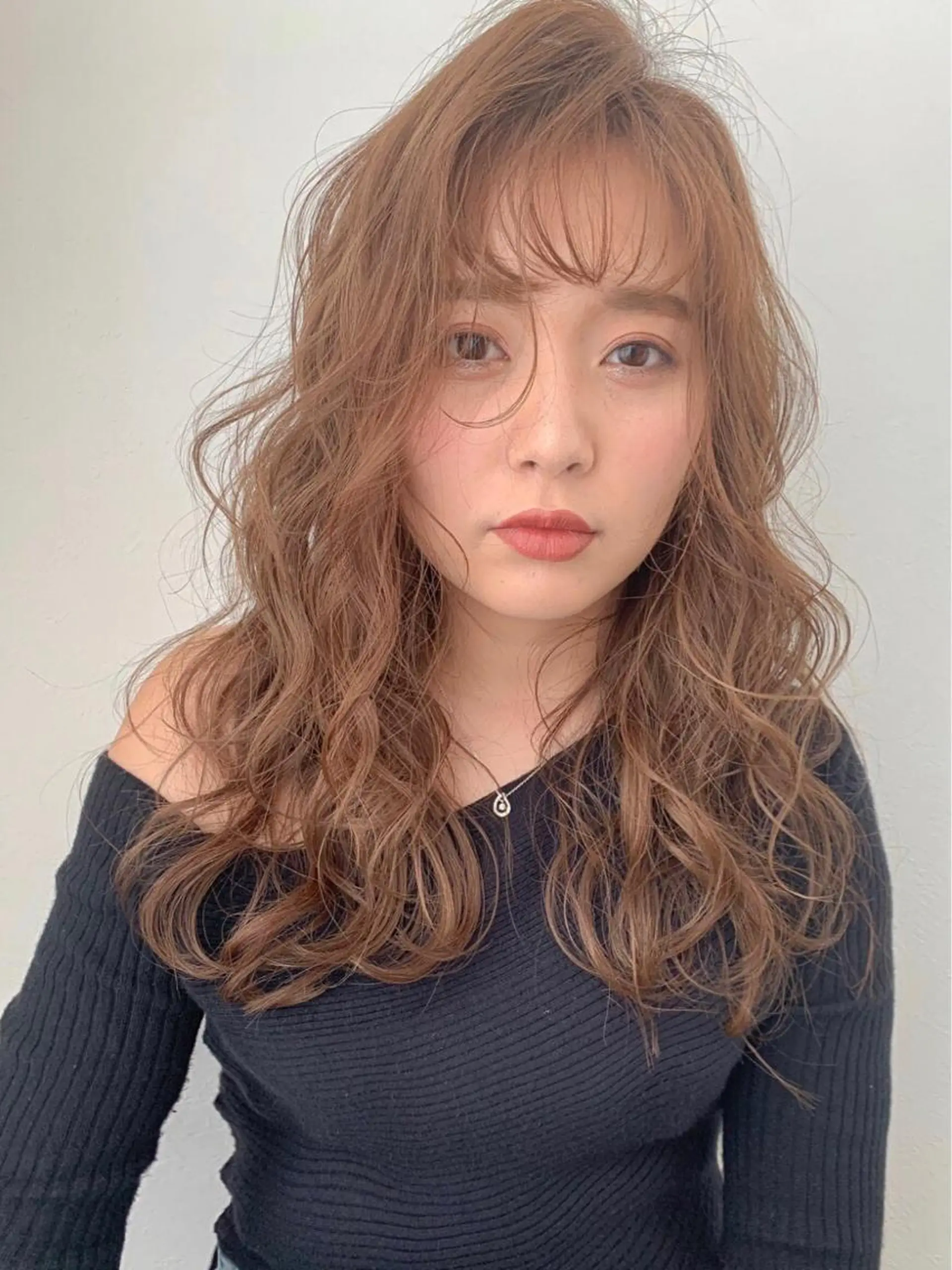 ロング カット ヘアカラー トリートメント a .のヘアスタイル