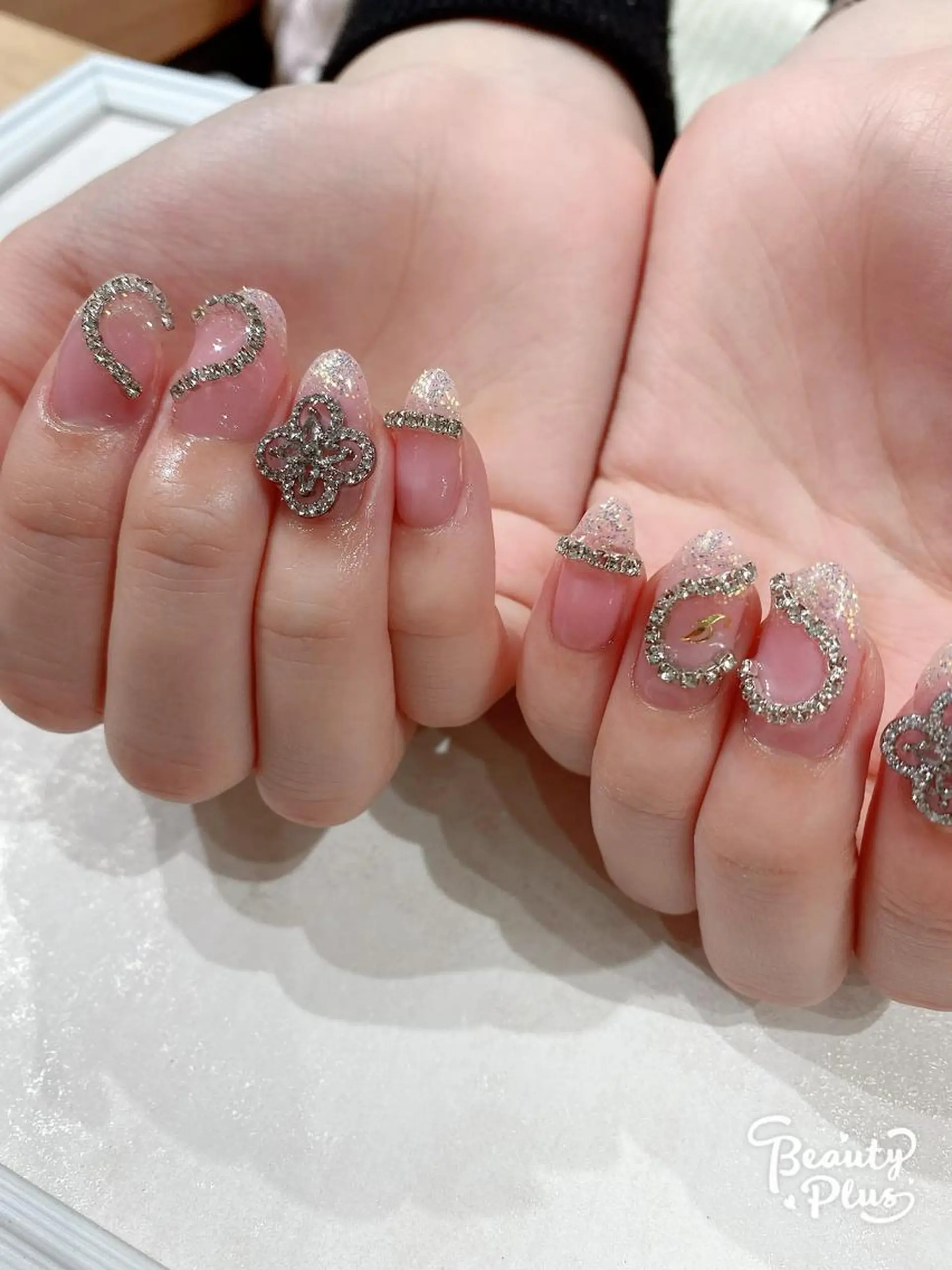 ミディアム ハンドネイル JNA認定講師🌸 RIEのネイルデザイン