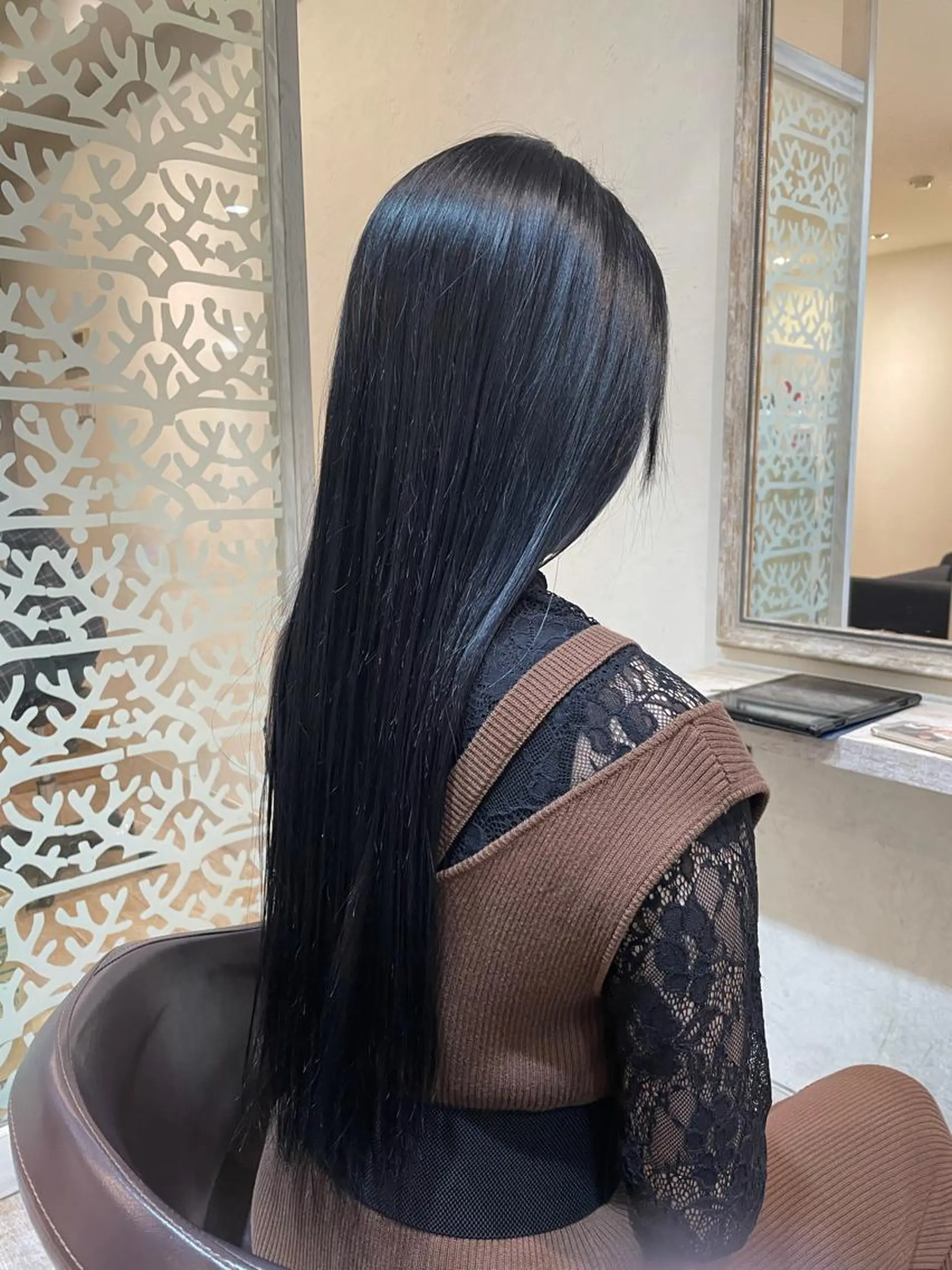 ロング カラー 黒髪 ブルーカラー ブルーブラック Agu hair verse所属・小顔/似合わせカット 杉山莉菜のヘアスタイル