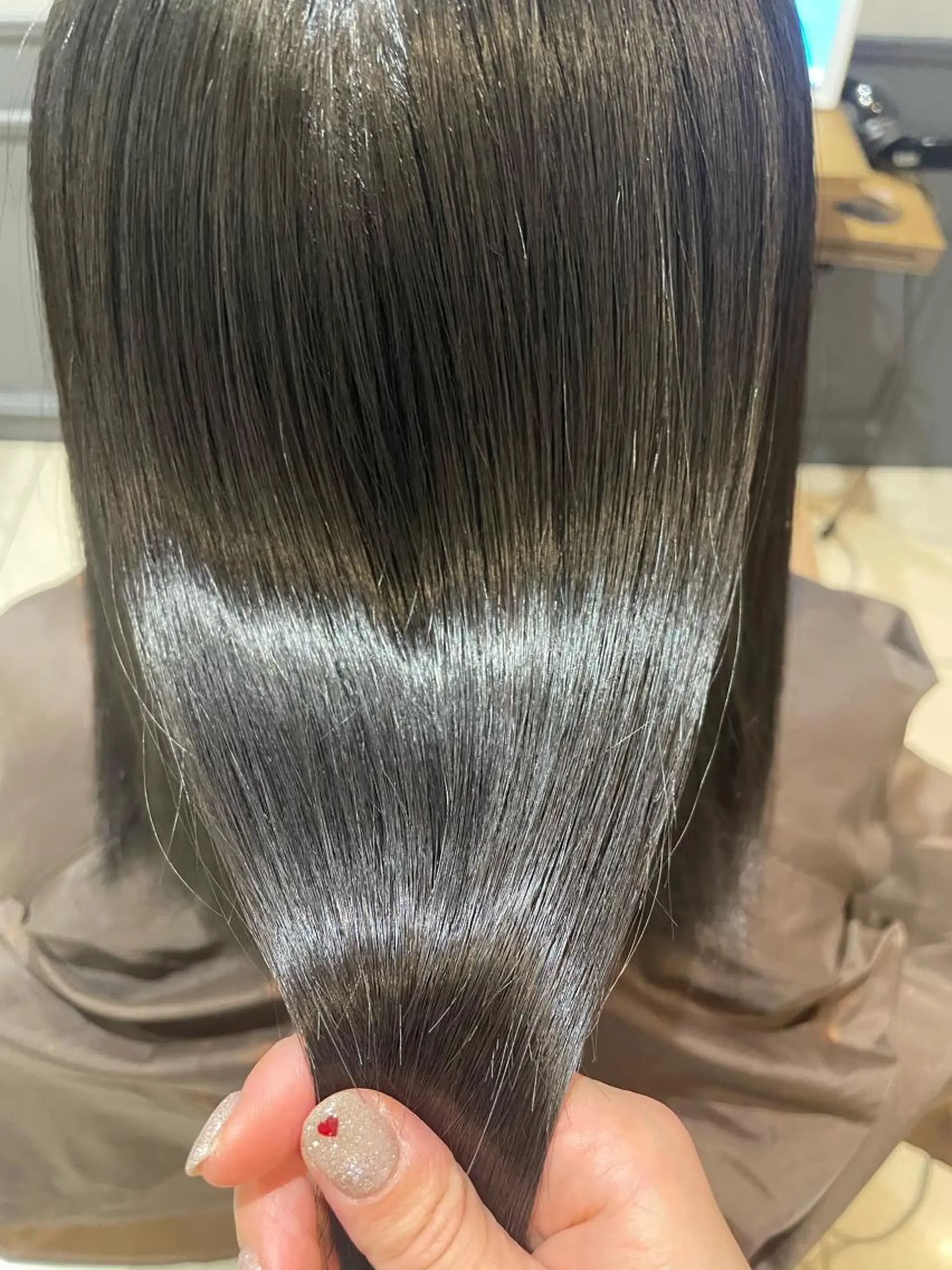 セミロング カット 縮毛矯正 トリートメント 茂木 結希のヘアスタイル