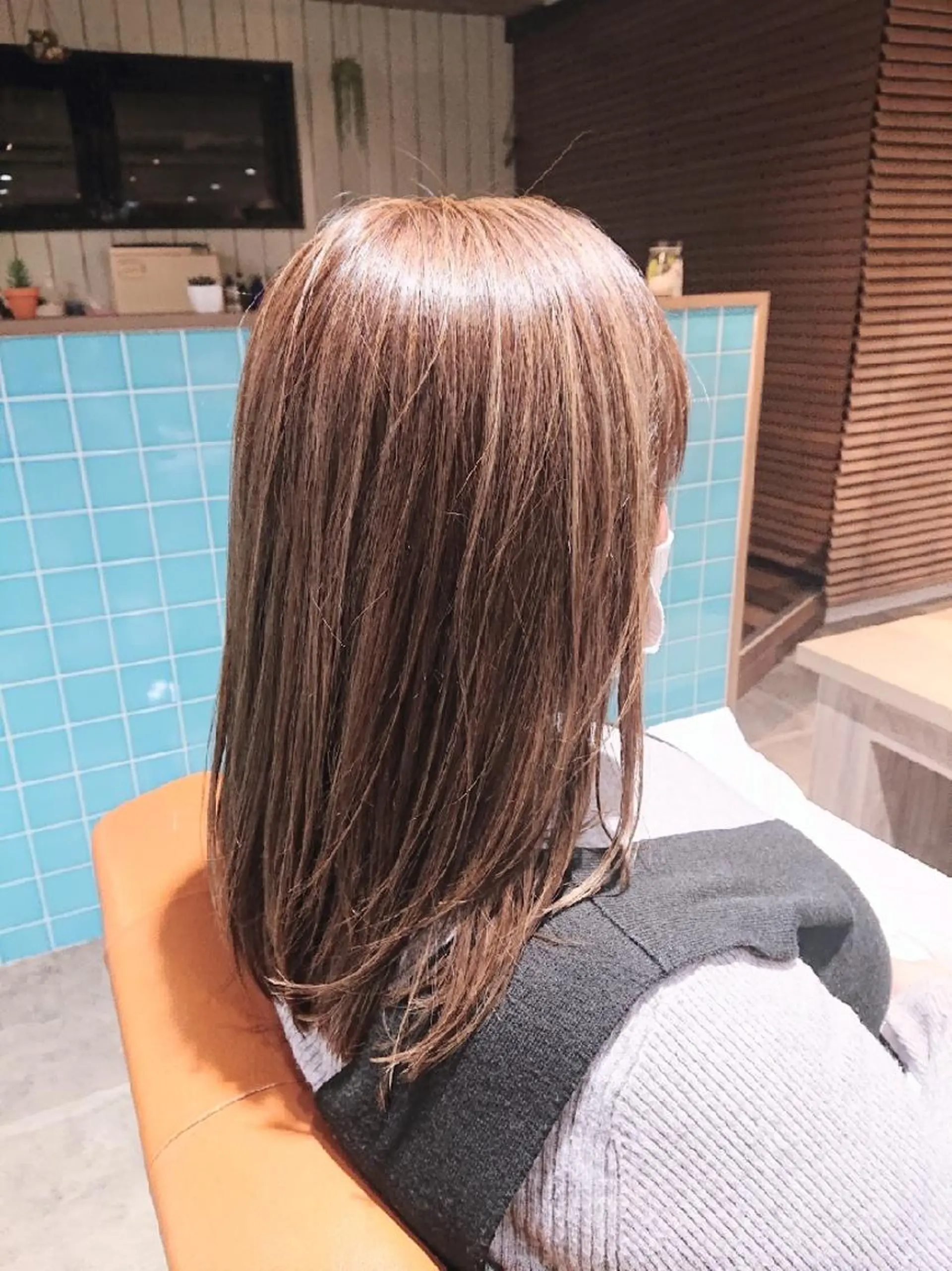 ロング カラー ブリーチ ケアブリーチ ハイライトカラー ハイライト カット ヘアカラー トリートメント alushe 岡 陽子のヘアスタイル