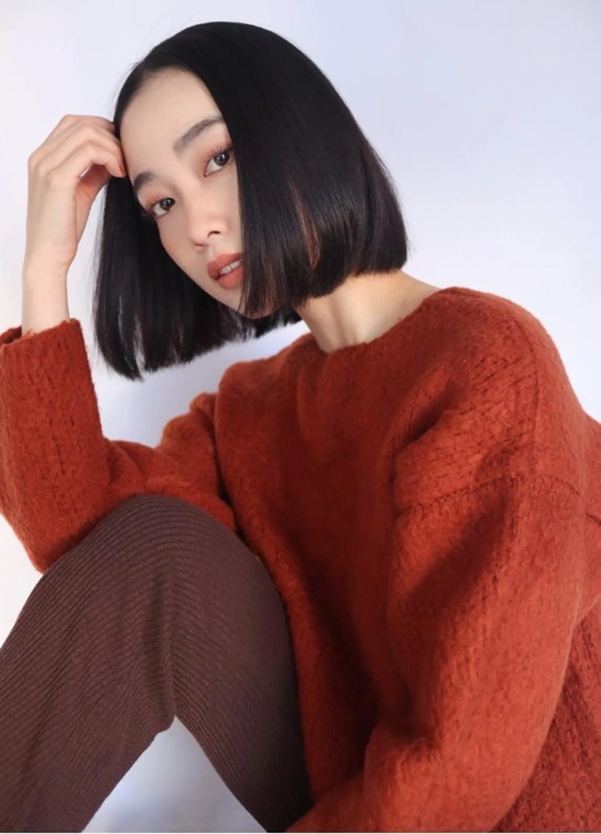 ミディアム 金気 真央のヘアスタイル