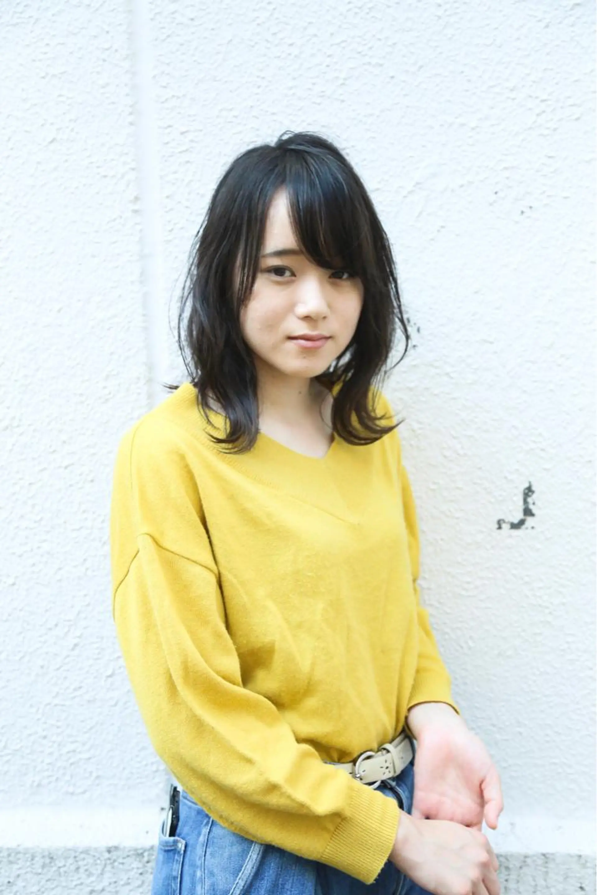 セミロング 外ハネヘア オーストヘアージジ所属・TAI透明カラー 柔らかい縮毛矯正のヘアスタイル