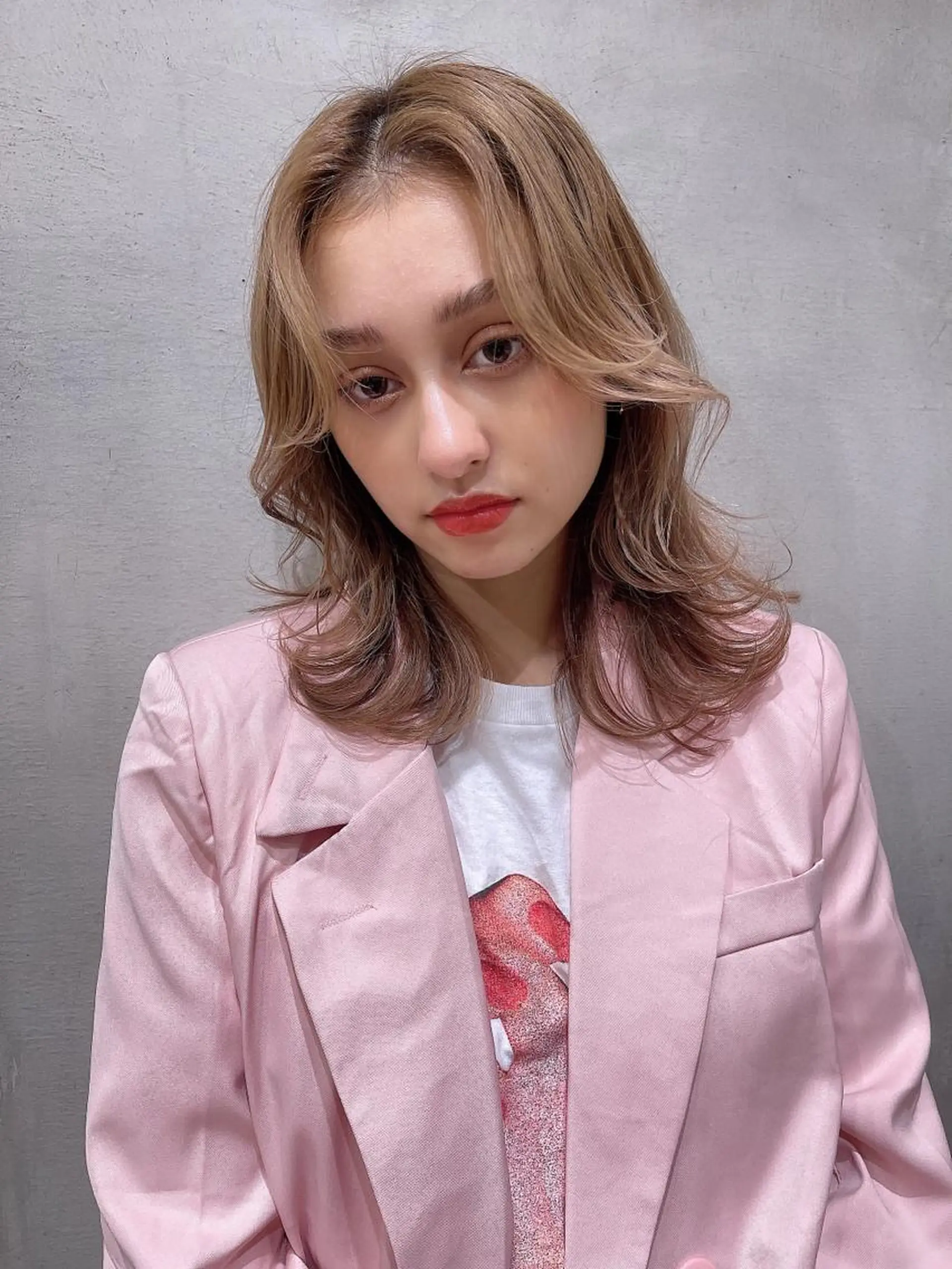 ミディアム カラー 〻ツヤハイトーン🩰 🤍HARUCAのヘアスタイル