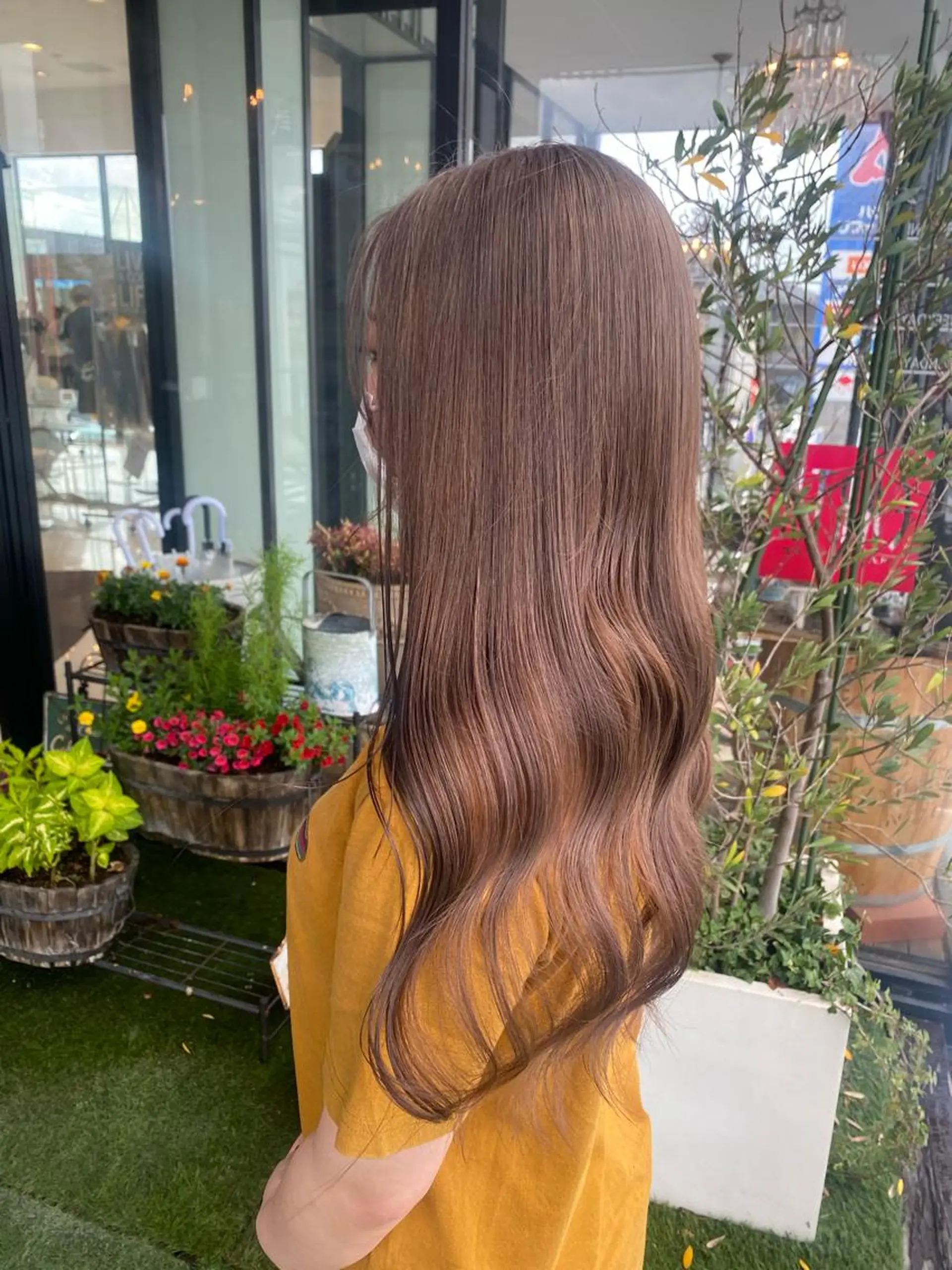 セミロング カラー ベージュカラー ミルクティーベージュ NEW Open‼️ SOI サタクのヘアスタイル