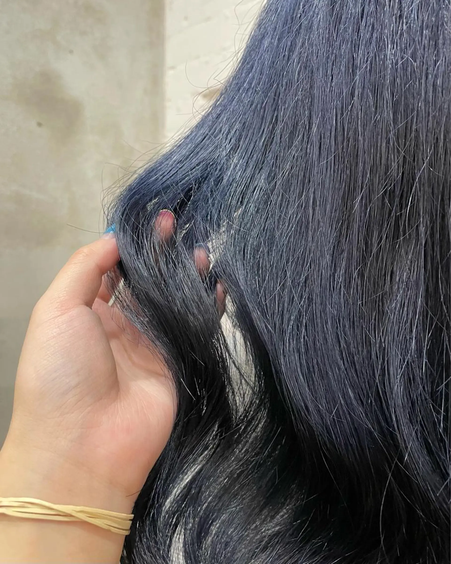 セミロング カラー ヘアアレンジ ブルーカラー ネイビーカラー ヘアカラー トリートメント 【ピンク/韓国ヘア/ ヘアセット】亜海のヘアスタイル