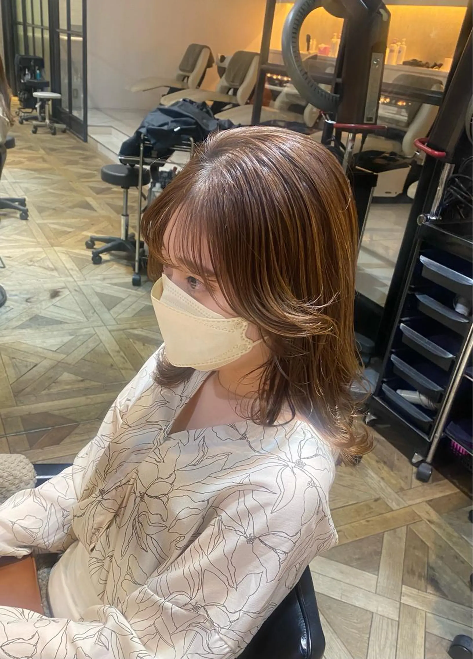 ミディアム 顔まわりレイヤー レイヤーカット シースルーバング LOTUS表参道所属・【代表】 🌟MASA🌟美髪のヘアスタイル