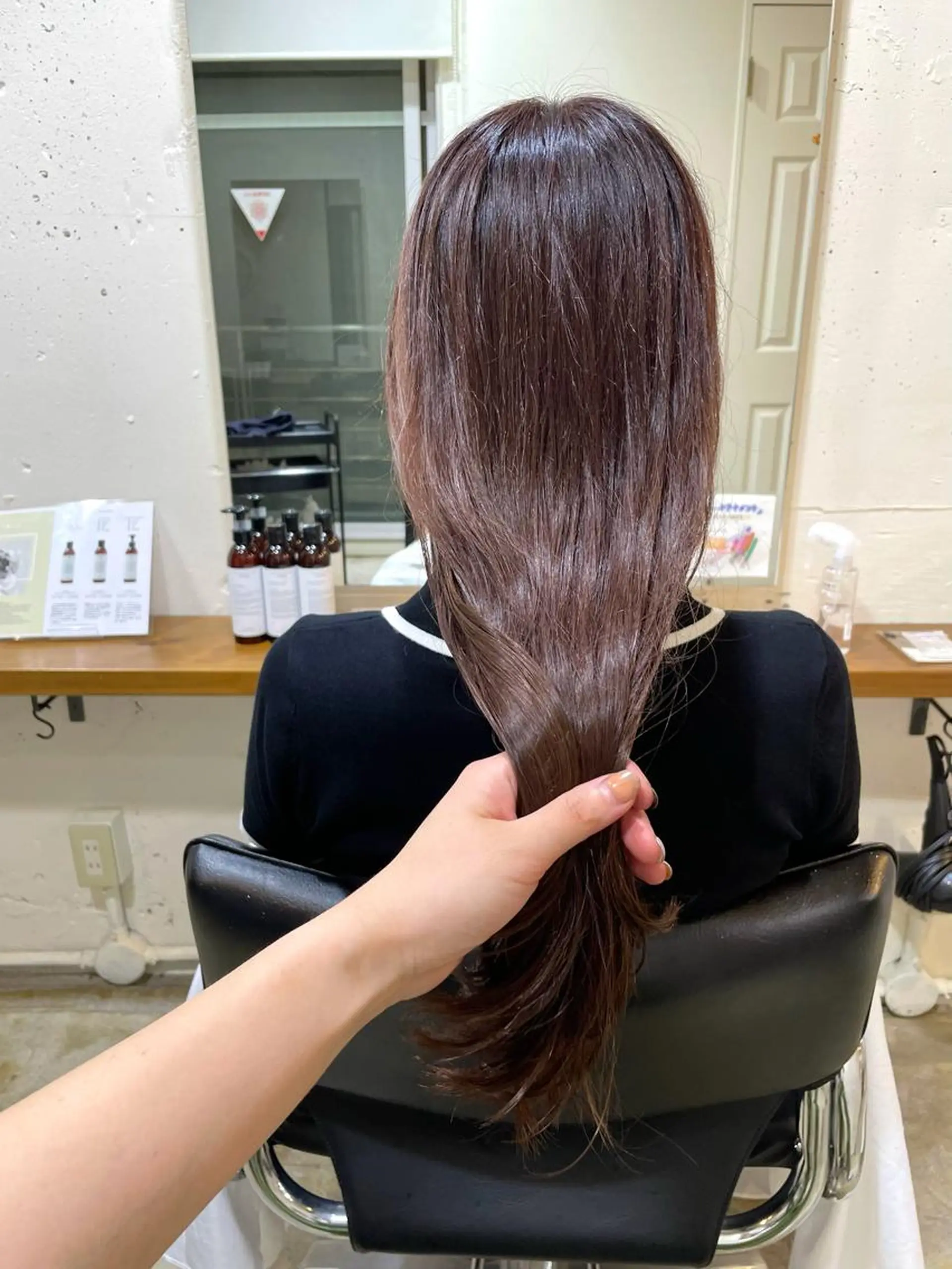ロング カラー ベージュカラー ボルドーカラー カット ヘアカラー トリートメント MIOベージュカラー 柔らかいカラーのヘアスタイル