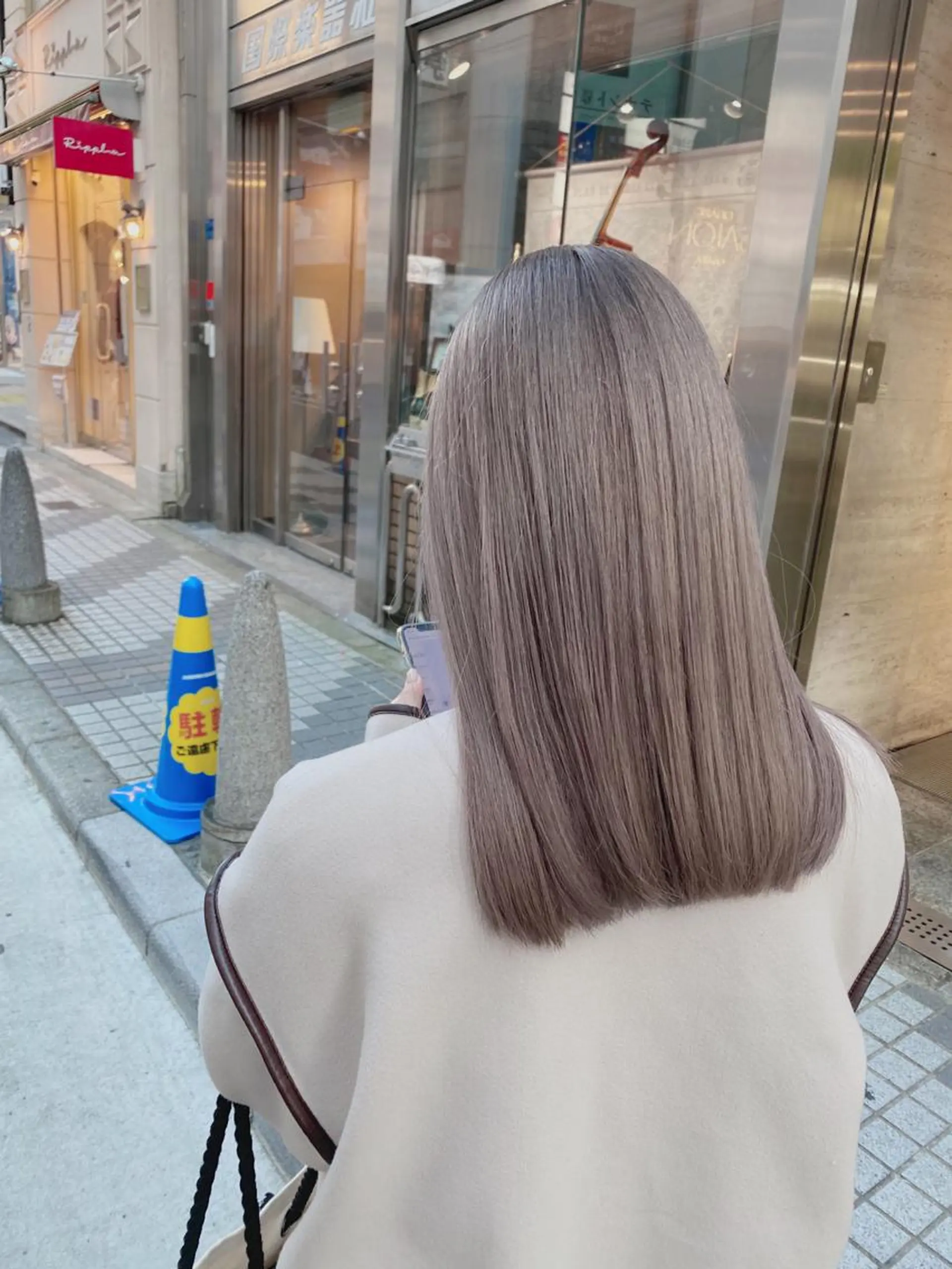 セミロング カラー グレージュ アイスグレージュ esu天満所属・esu 天満のヘアスタイル