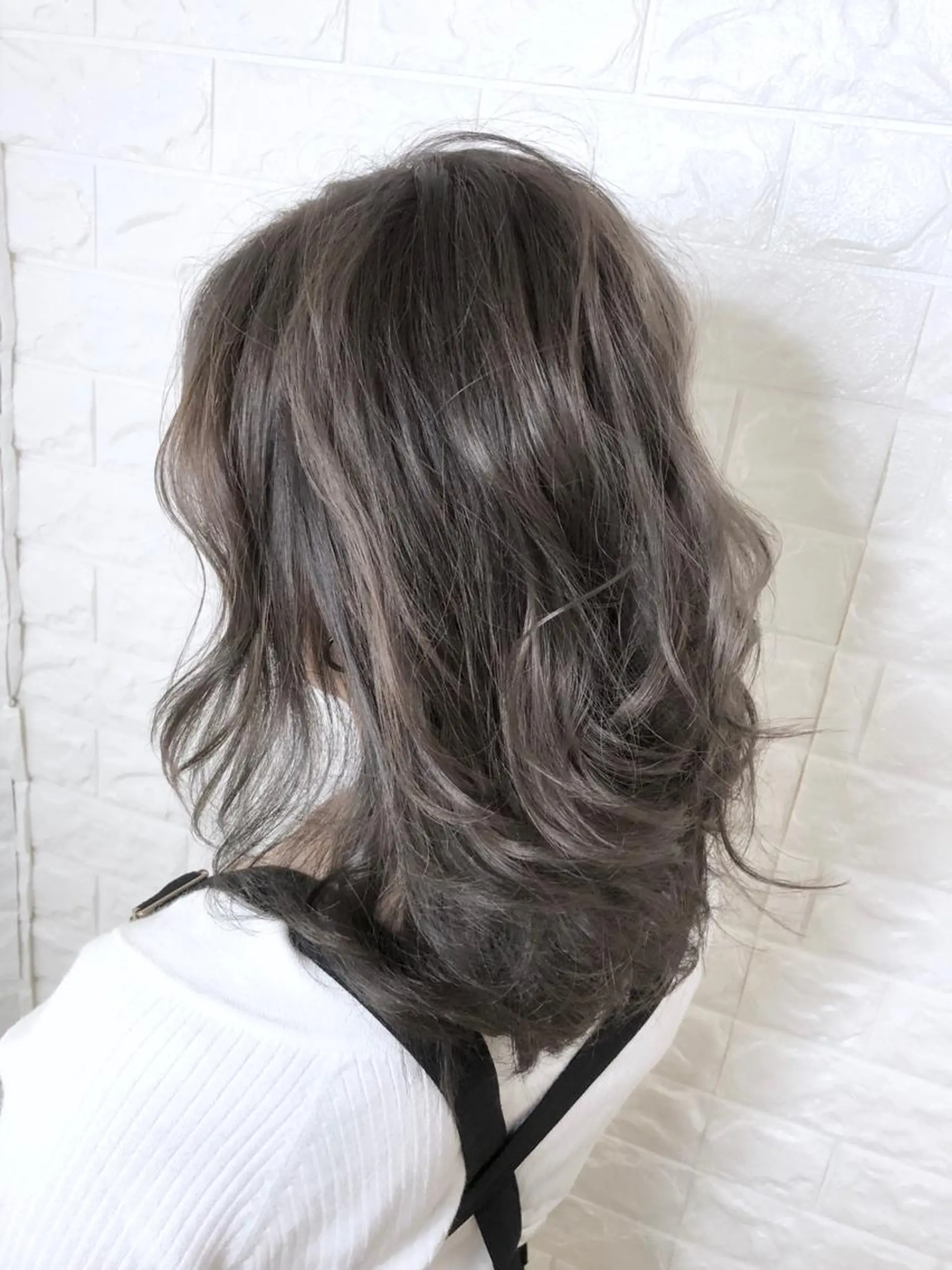 ミディアム アッシュ 外国人風カラー ヘアカラー 縮毛矯正/髪質改善 主税巧一のヘアスタイル