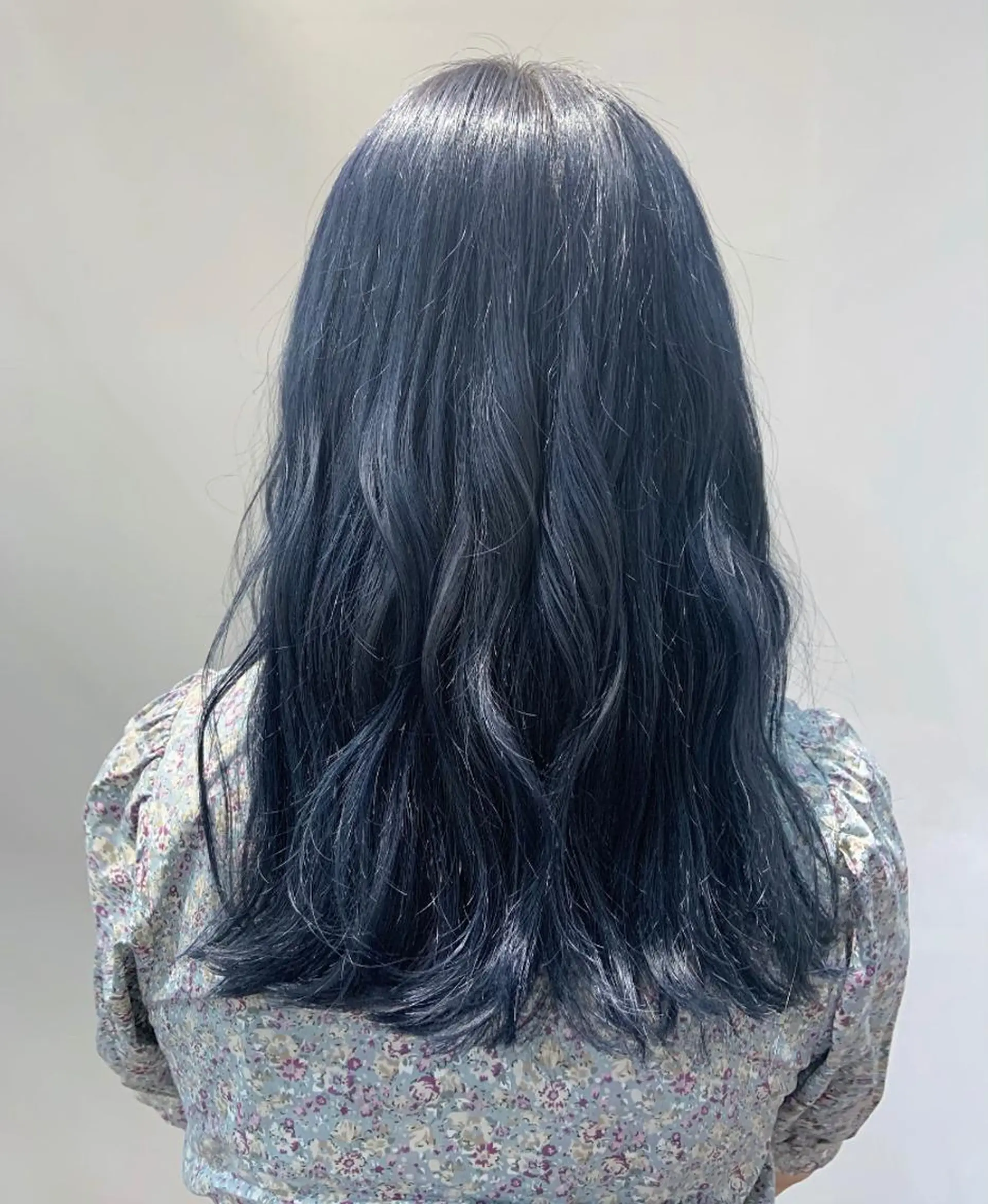 ロング カラー ブリーチ ネイビーカラー ♡ma ki♡のヘアスタイル