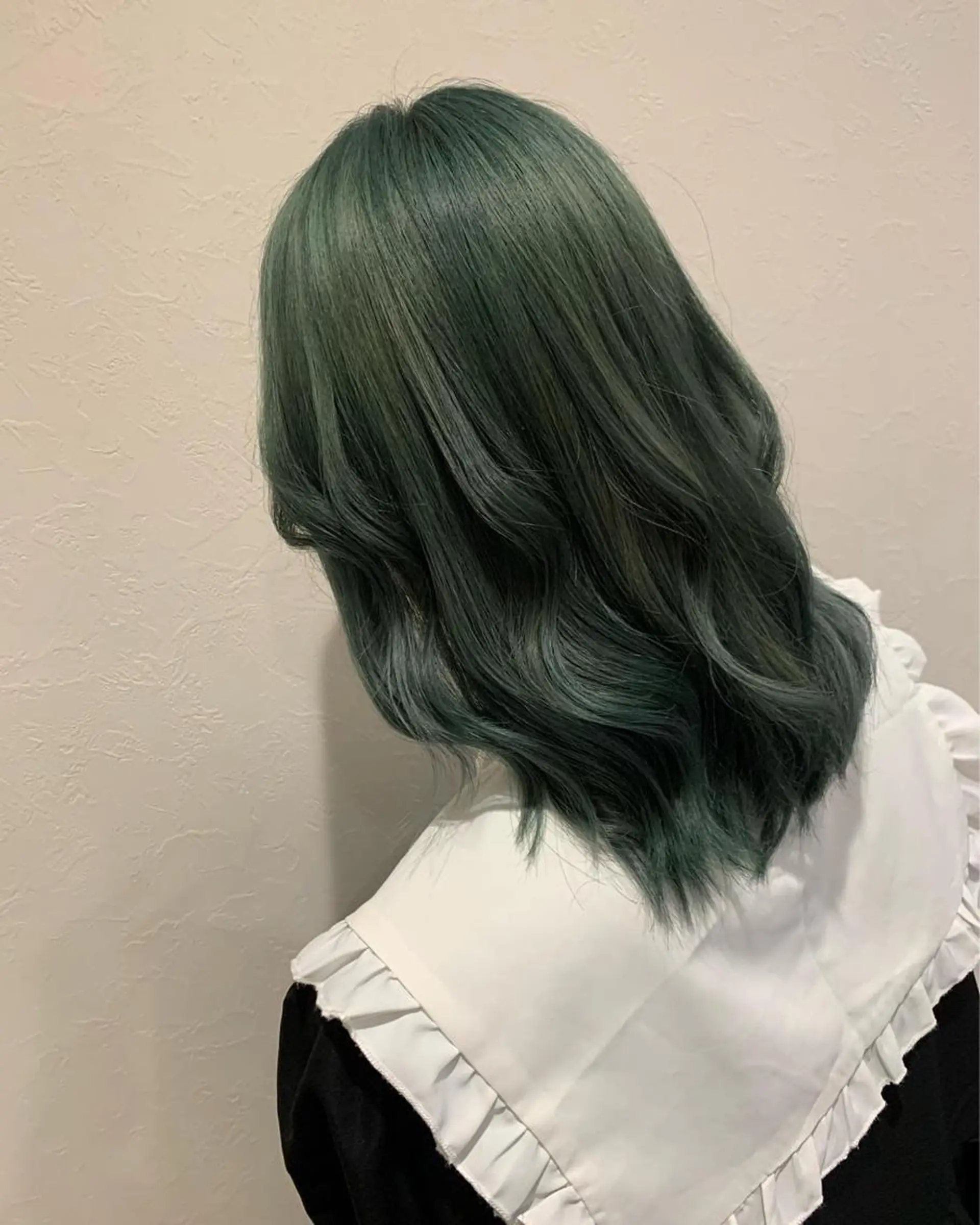 セミロング 上山 菜緒のヘアスタイル