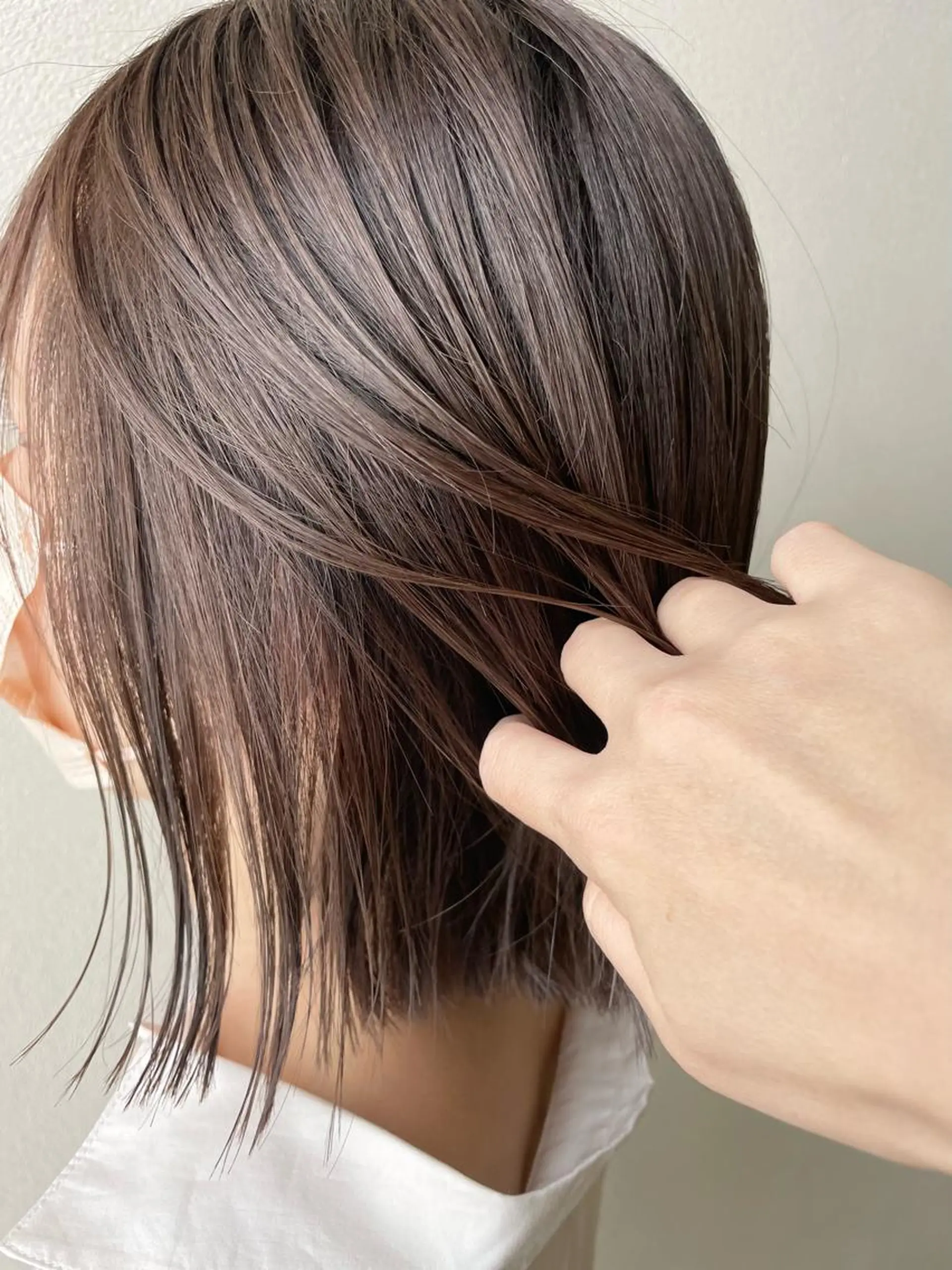 ショート カラー アッシュ ベージュカラー 透明感カラー 沢田 瞳のヘアスタイル