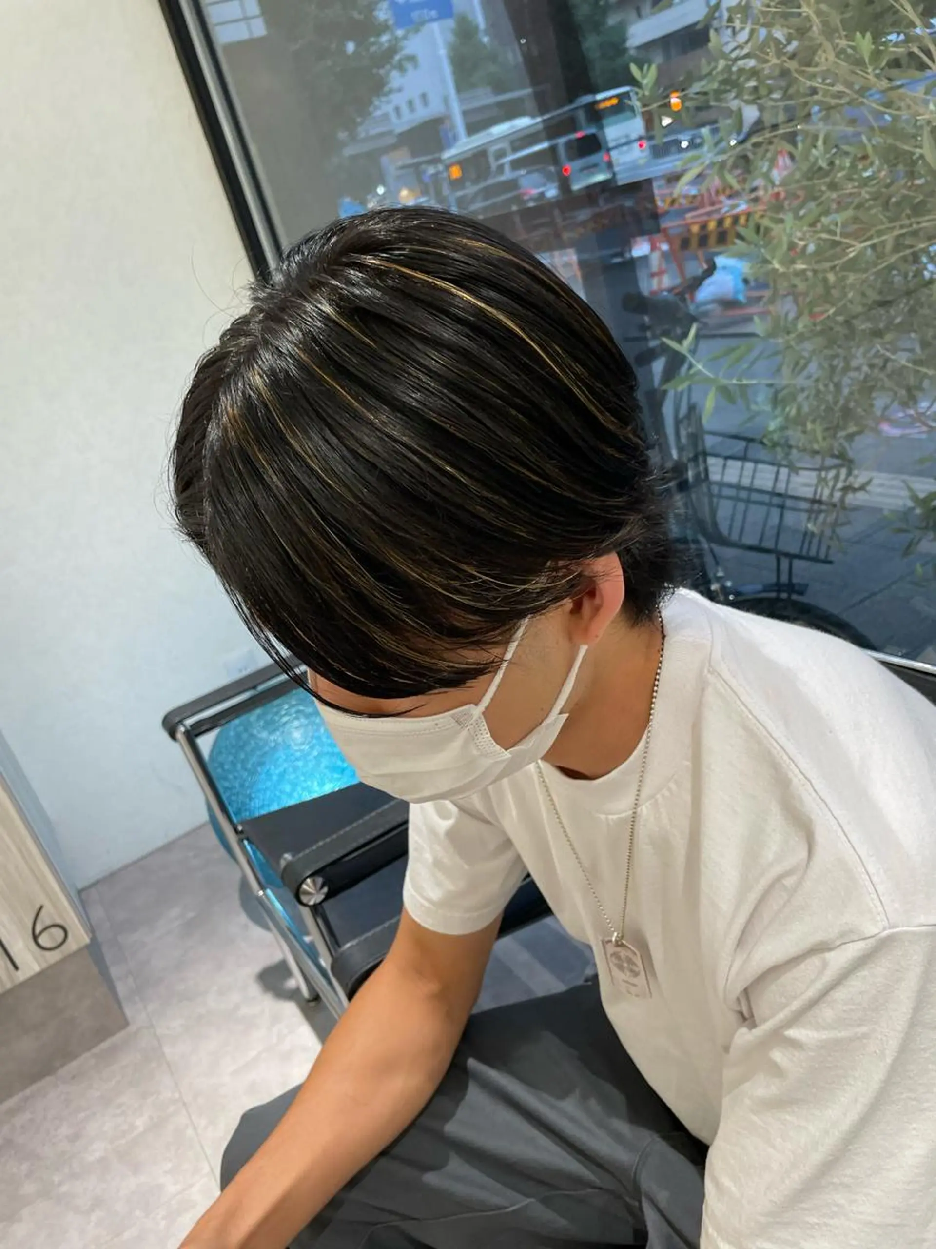 ショート メンズ メンズハイライト ハイライト カット ヘアカラー メンズ特化店長✨ 9/13空◎岡本一真のヘアスタイル