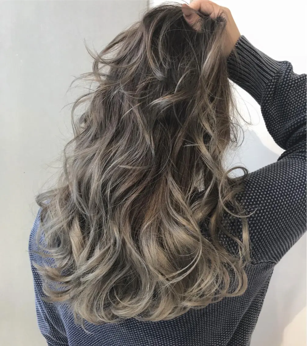 ロング カラー パーマ ヘアアレンジ 【公式】amble luxe池袋東口🩷のヘアスタイル