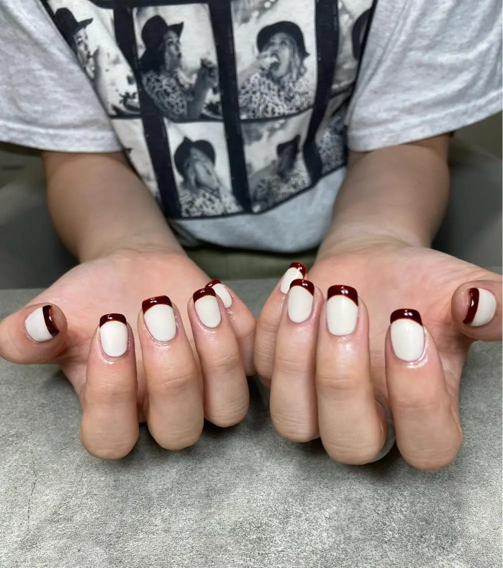ネイル ブラウン フレンチネイル ニュアンスネイル ホワイト salon de oct.のネイルデザイン