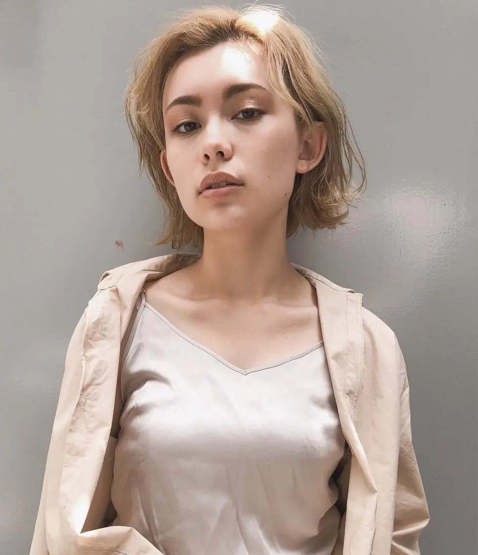 ミディアム カラー シロ ⭐︎のヘアスタイル