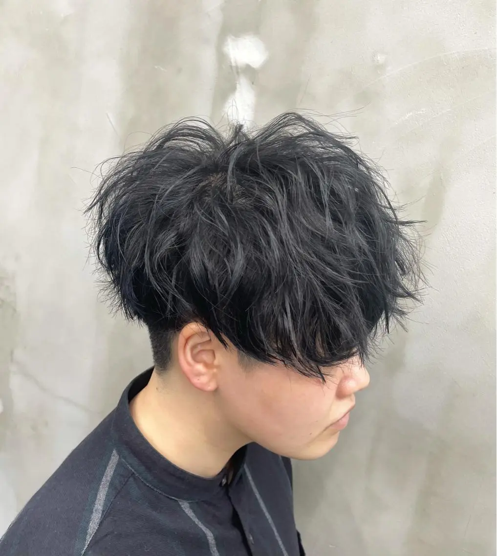 ショート パーマ メンズ メンズサロン代表 曲がる縮毛矯正のヘアスタイル