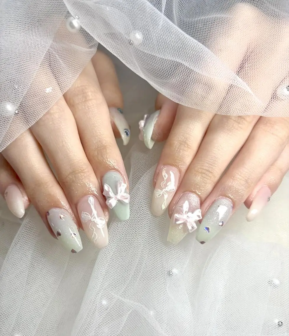 ネイル リボン nail salon Ellisのネイルデザイン