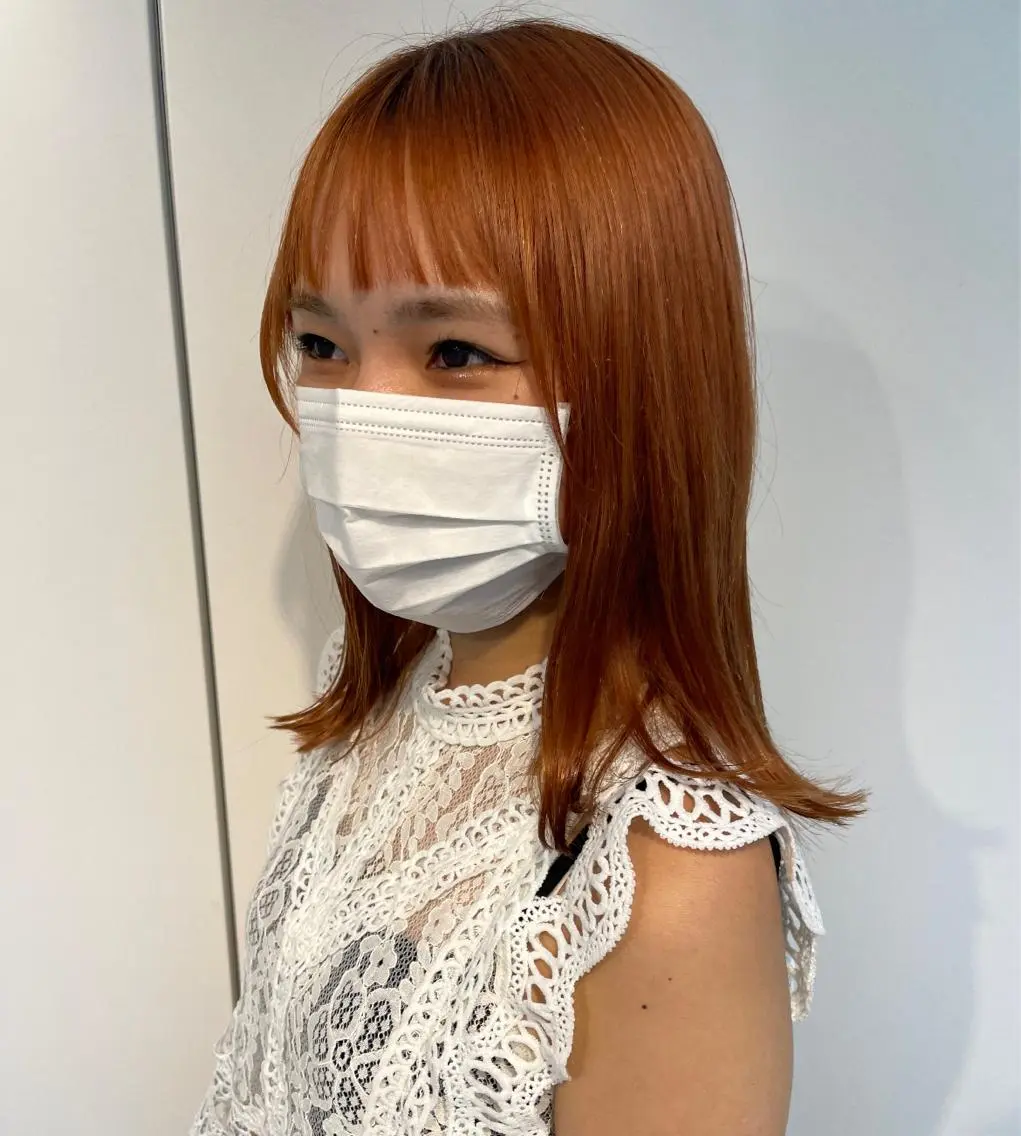 ミディアム カラー オレンジ 外ハネヘア 🍮中山詩乃🍮顔 まわりデザイン◎のヘアスタイル