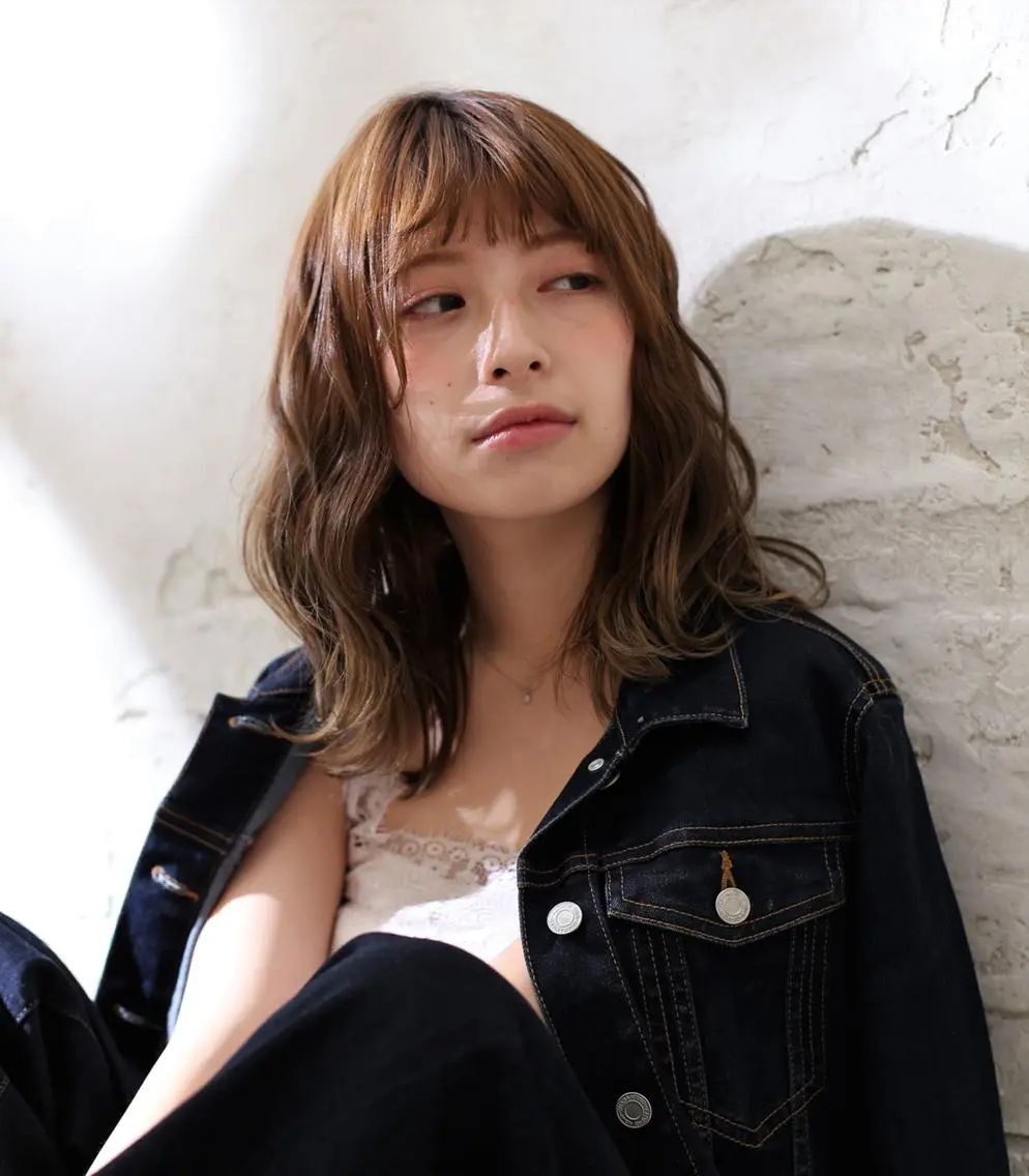 ミディアム 小林 永佳のヘアスタイル