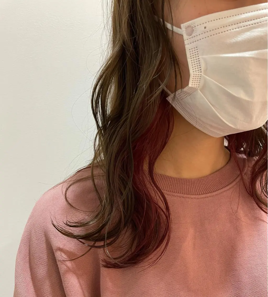 ロング カラー 透明感カラー 🩶🩵🩷AIRIのヘアスタイル