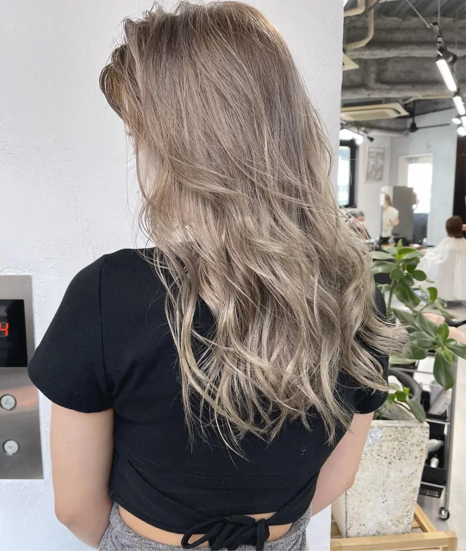 ロング カラー ヘアアレンジ ブリーチダブルカラー 元町三宮/三ノ宮のヘアスタイル