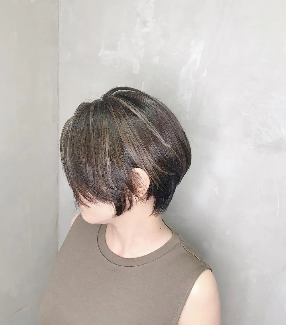 ショート カラー ハンサムショート ハイライトカラー ハイライト ショートヘア ANGELICA 近鉄奈良店のヘアスタイル